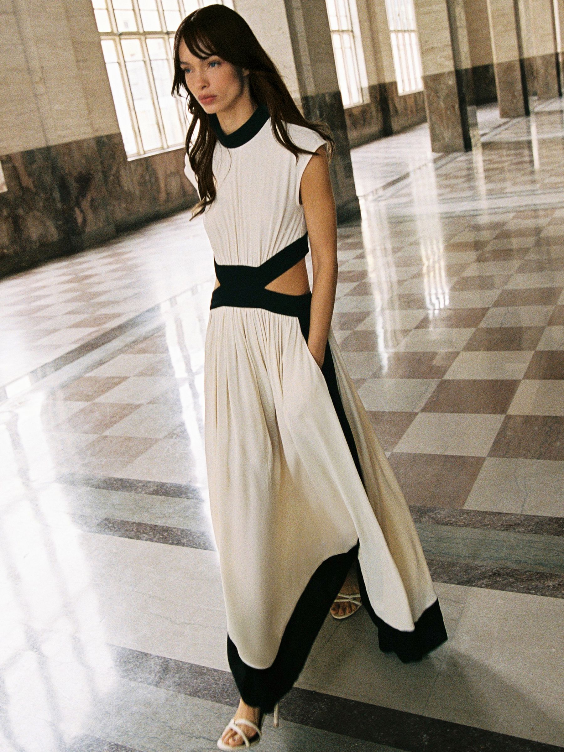 Cut-Out Waist Contrasting Maxi Dress in Ivory/Black - image 2