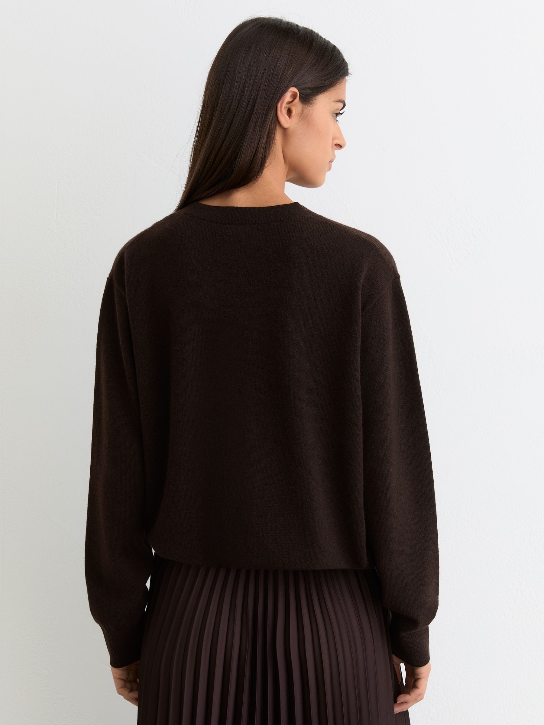 Wool-Cashmere V-Neck Jumper in Chocolate Brown - Image 5 of 6