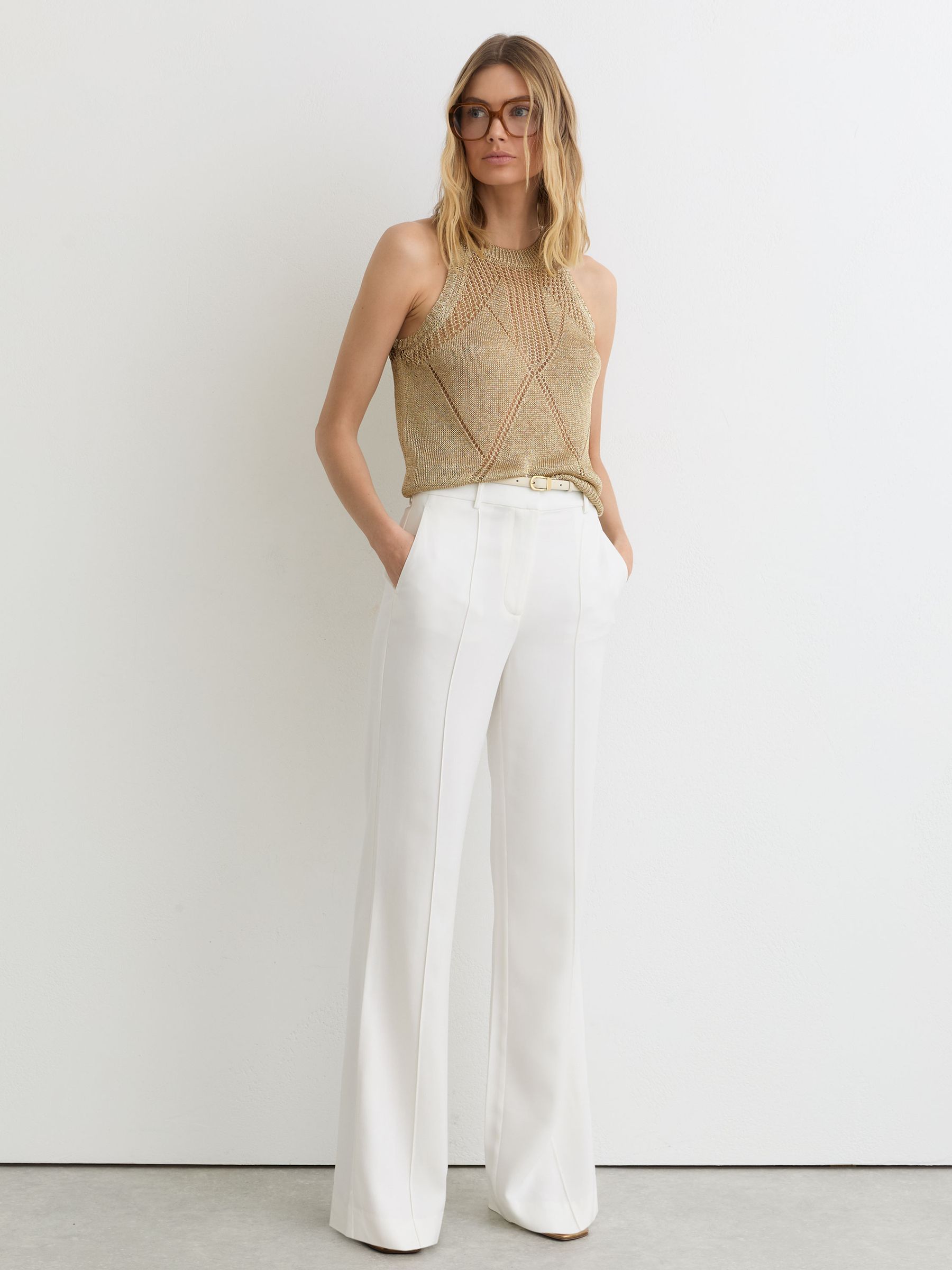 Vests in Gold - Image 3 of 7