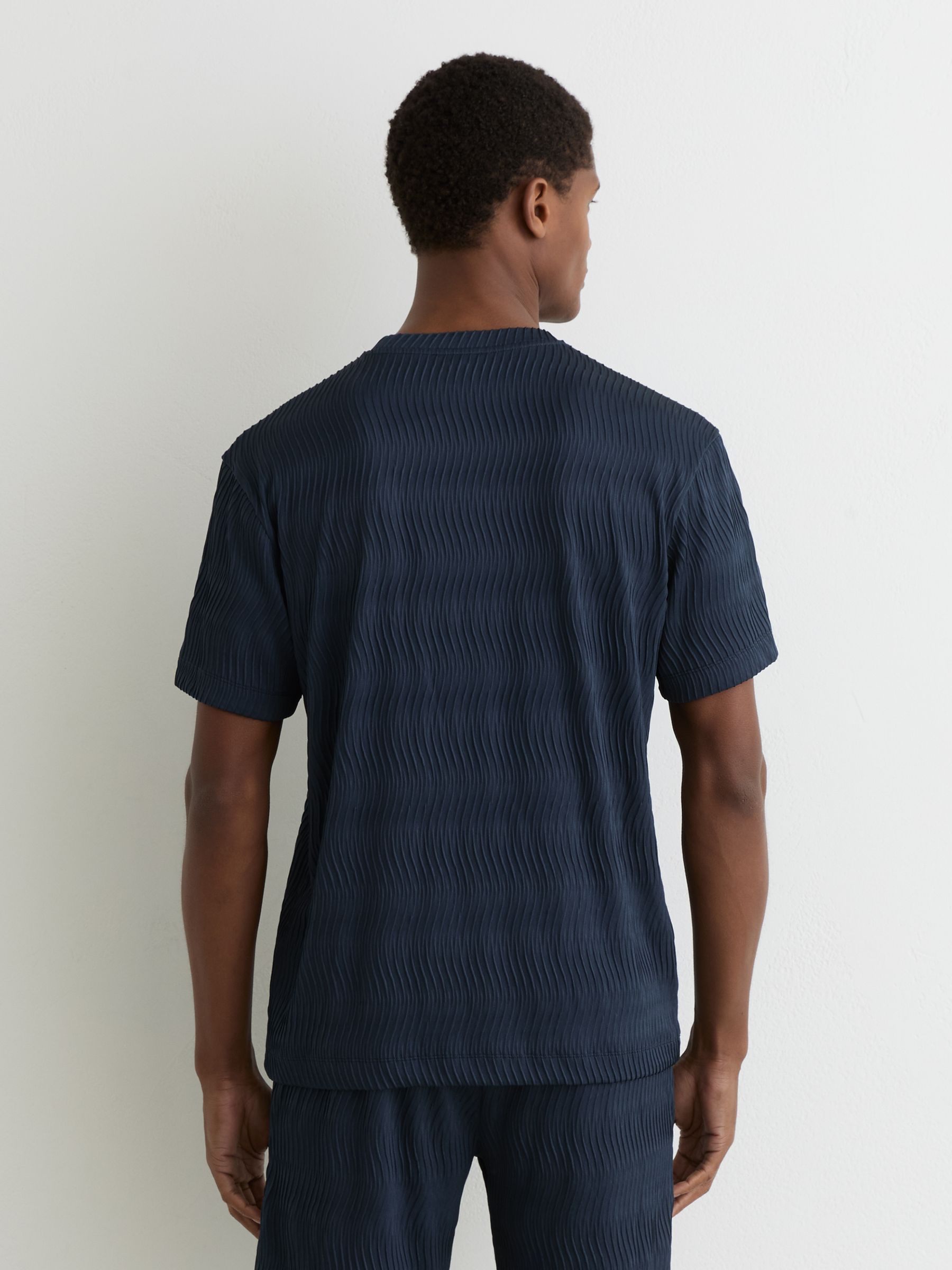 Textured-Wave Relaxed-Fit T-Shirt in Airforce Blue - image 4