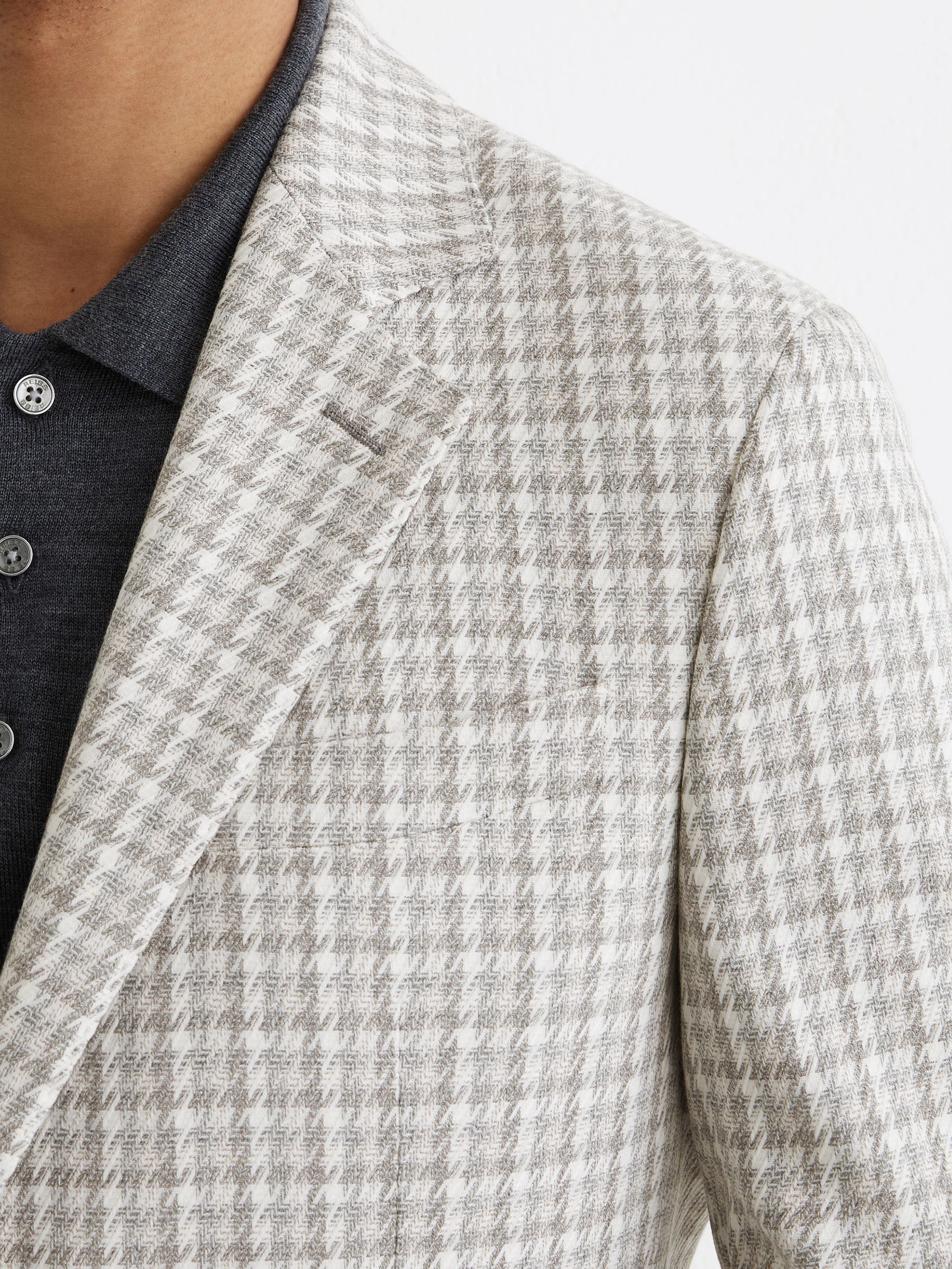 Houndstooth Single-Breasted Blazer Tailored-Fit in Soft Grey - Image 6 of 9