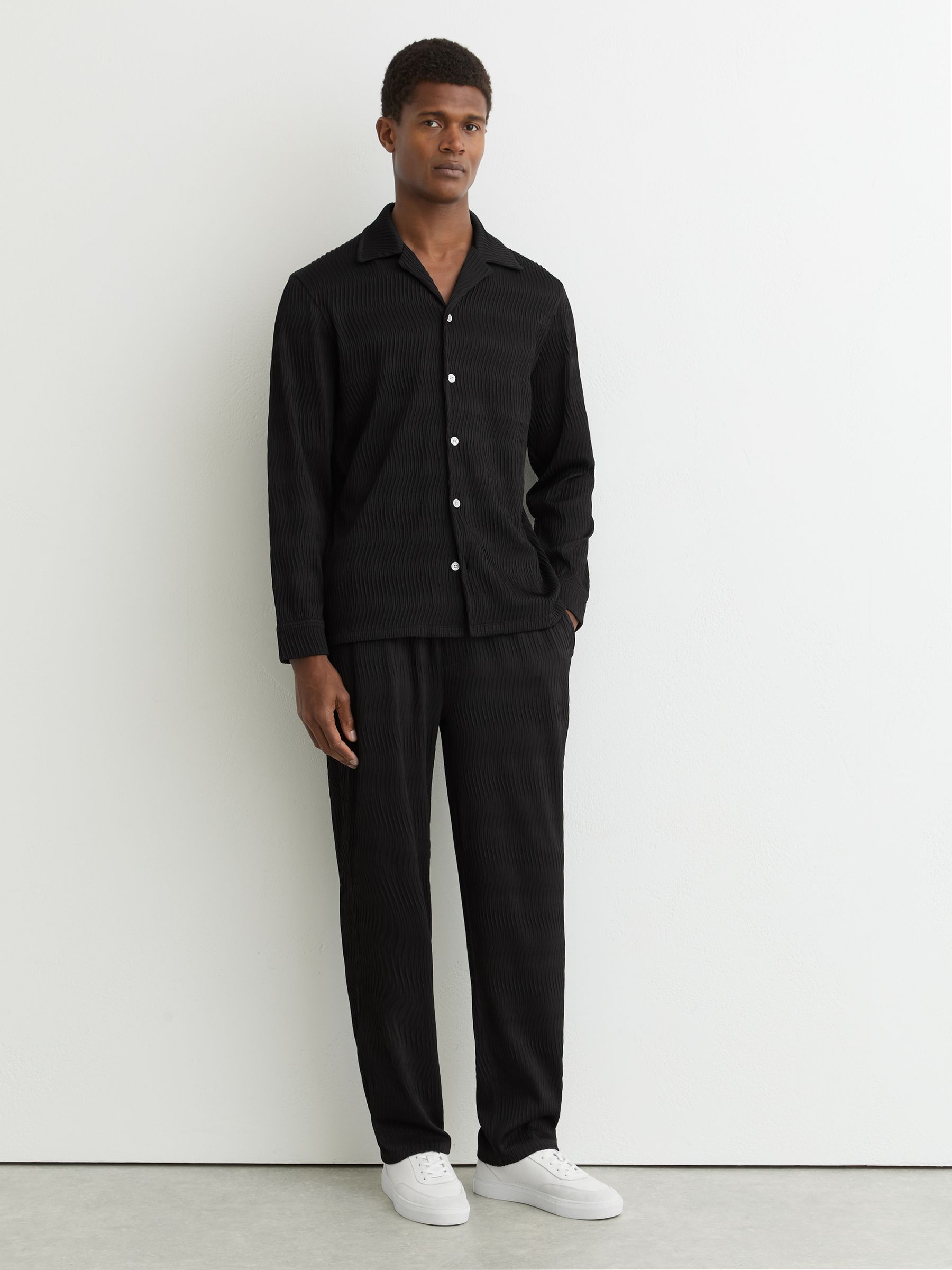Wave-Jacquard Cuban-Collar Shirt Regular-Fit in Black - Image 1 of 6