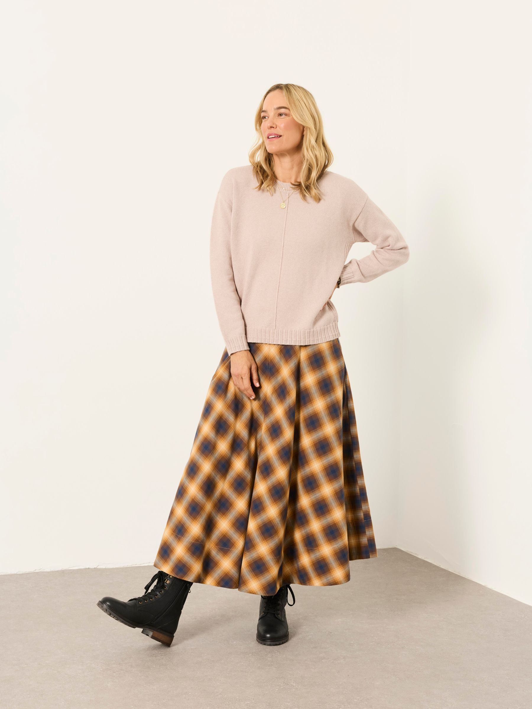 Barley Natural Knitted Crew Neck Jumper - Image 4 of 5