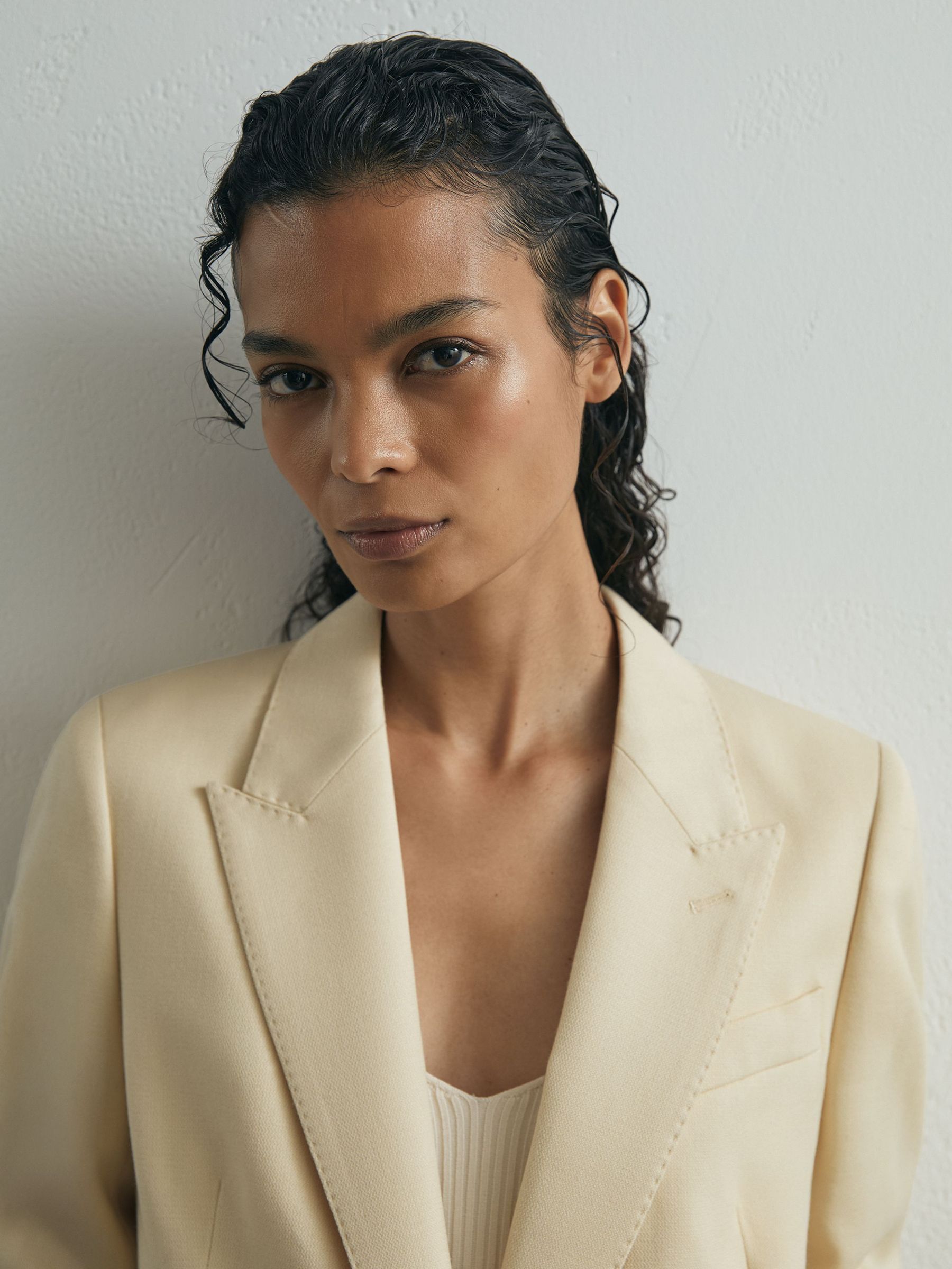 Atelier Cream Silk-Wool Single-Breasted Suit Blazer in Cream - Image 7 of 9