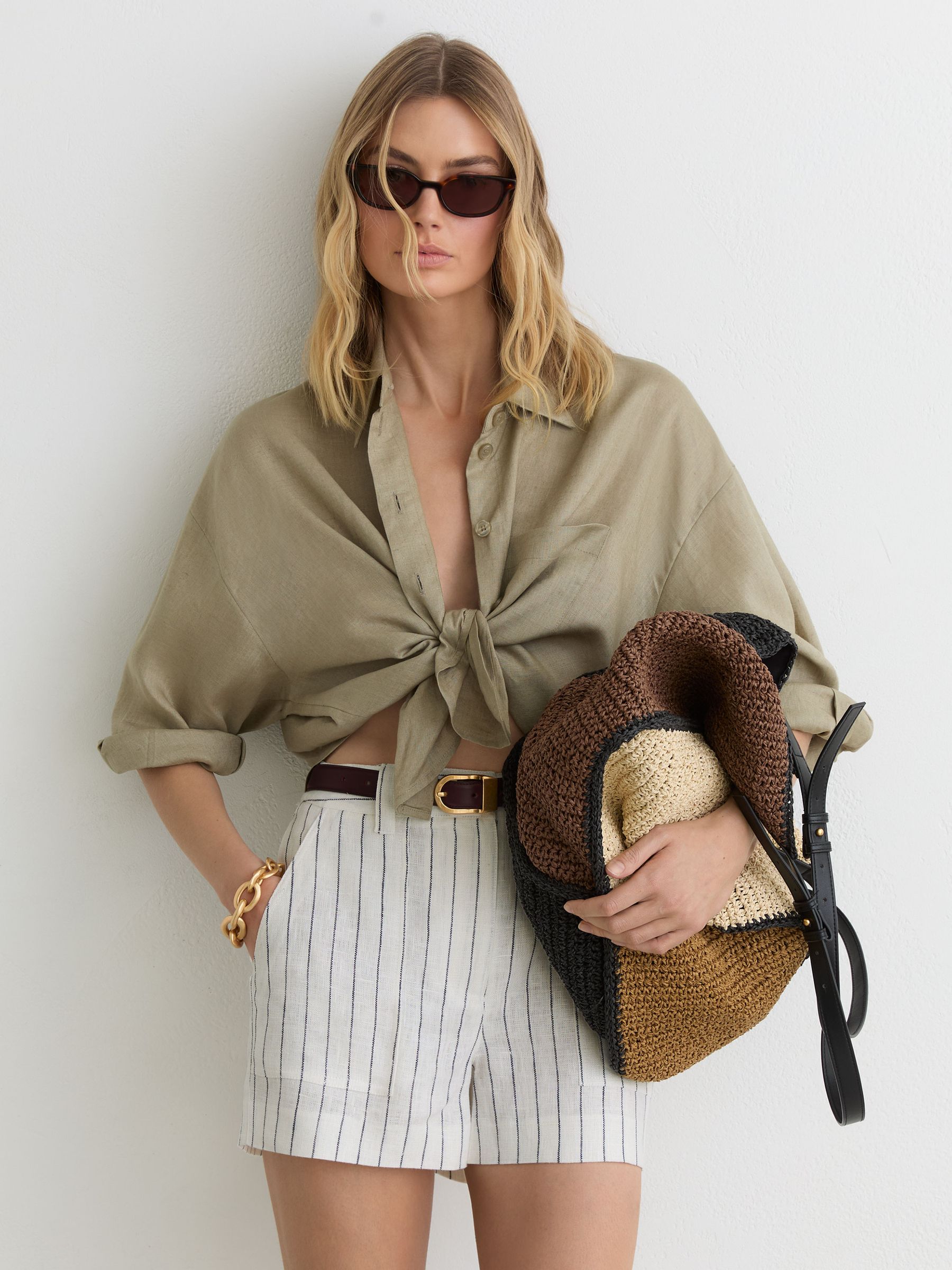 Short in White/Navy - Image 1 of 6