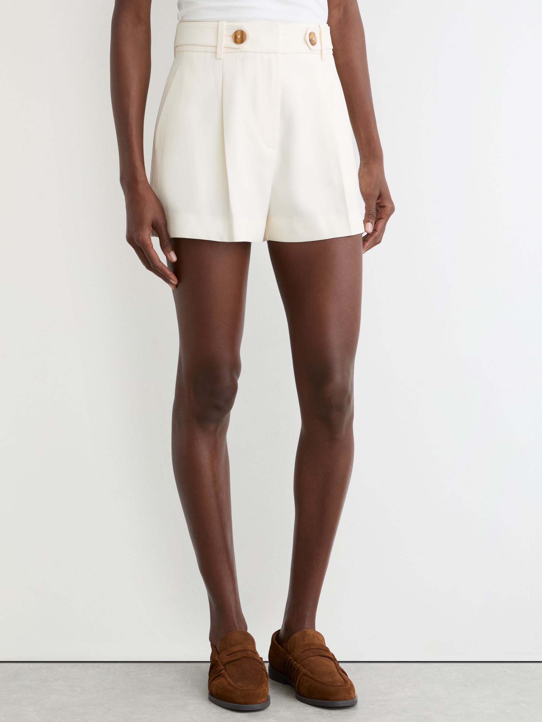 Button-Waist Tailored Shorts in Cream - Image 4 of 7