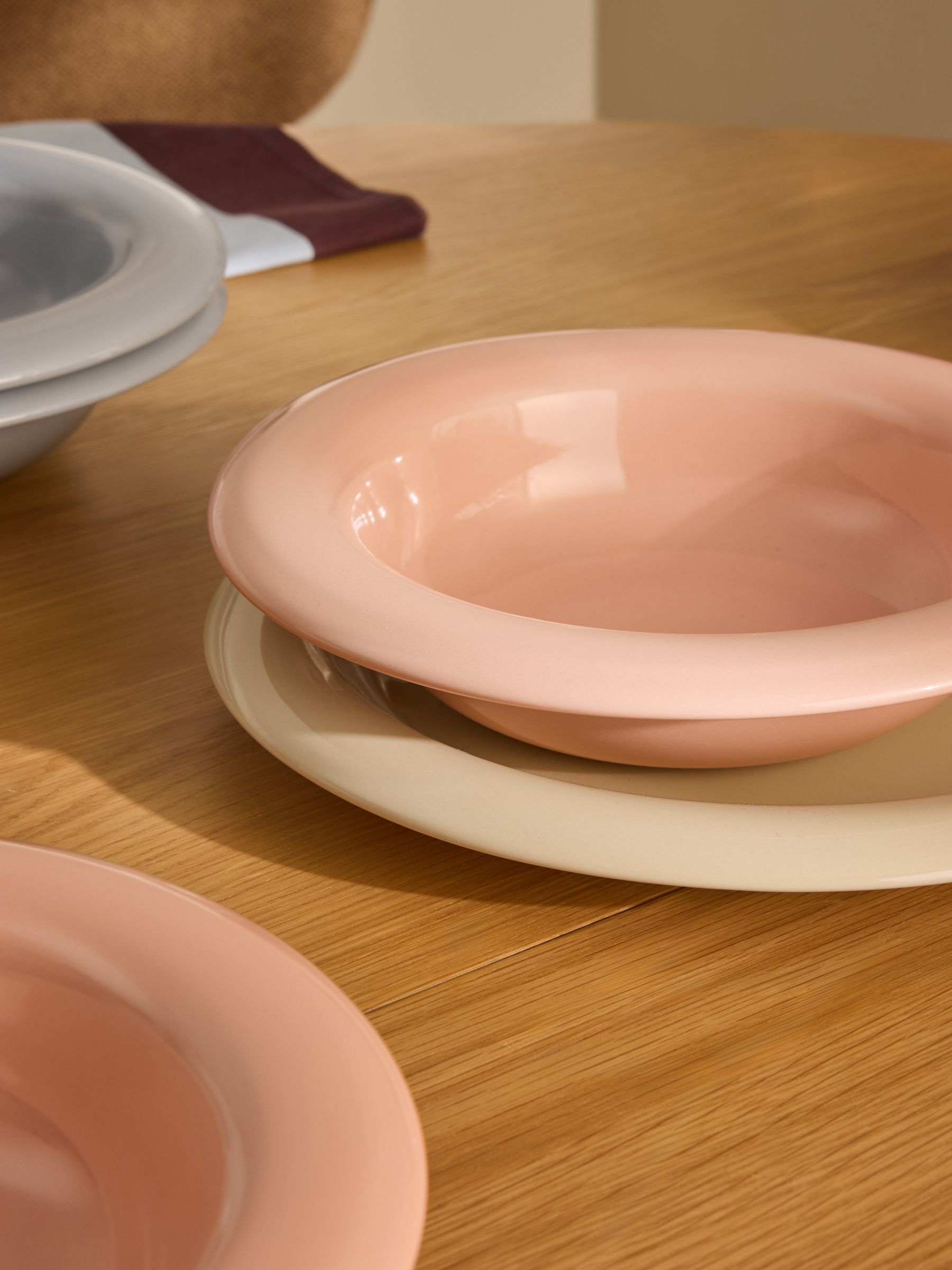 Set of 4 Quell Pasta Bowls in Pink - Image 2 of 3