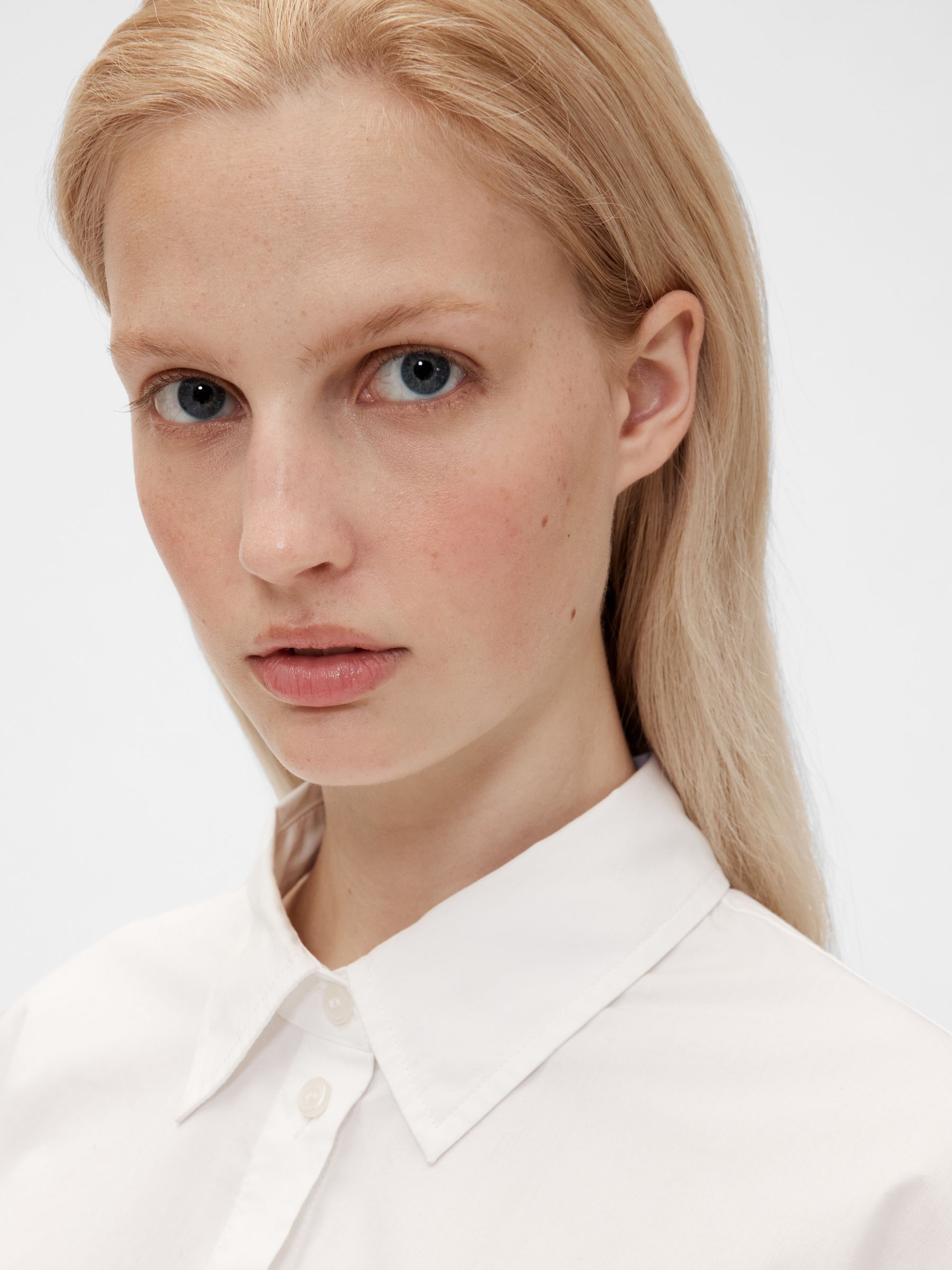 White Poplin Cropped Shirt - Image 4 of 7