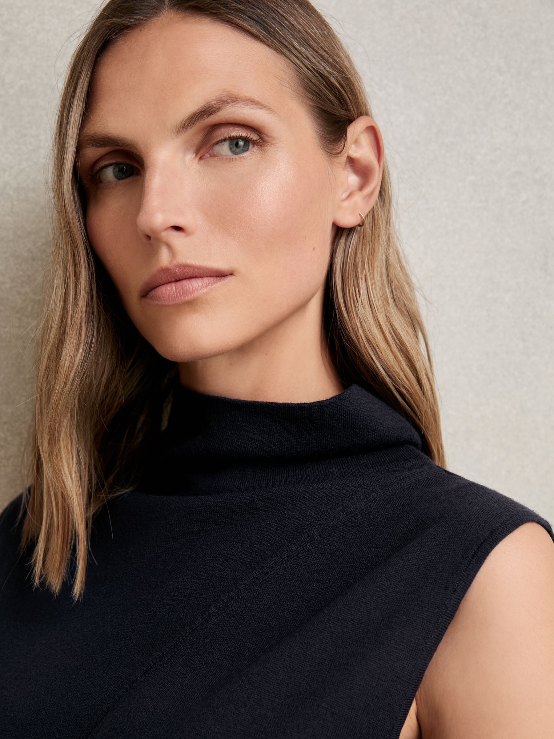 Wool Slouched Sleeveless Top in Navy - image 3