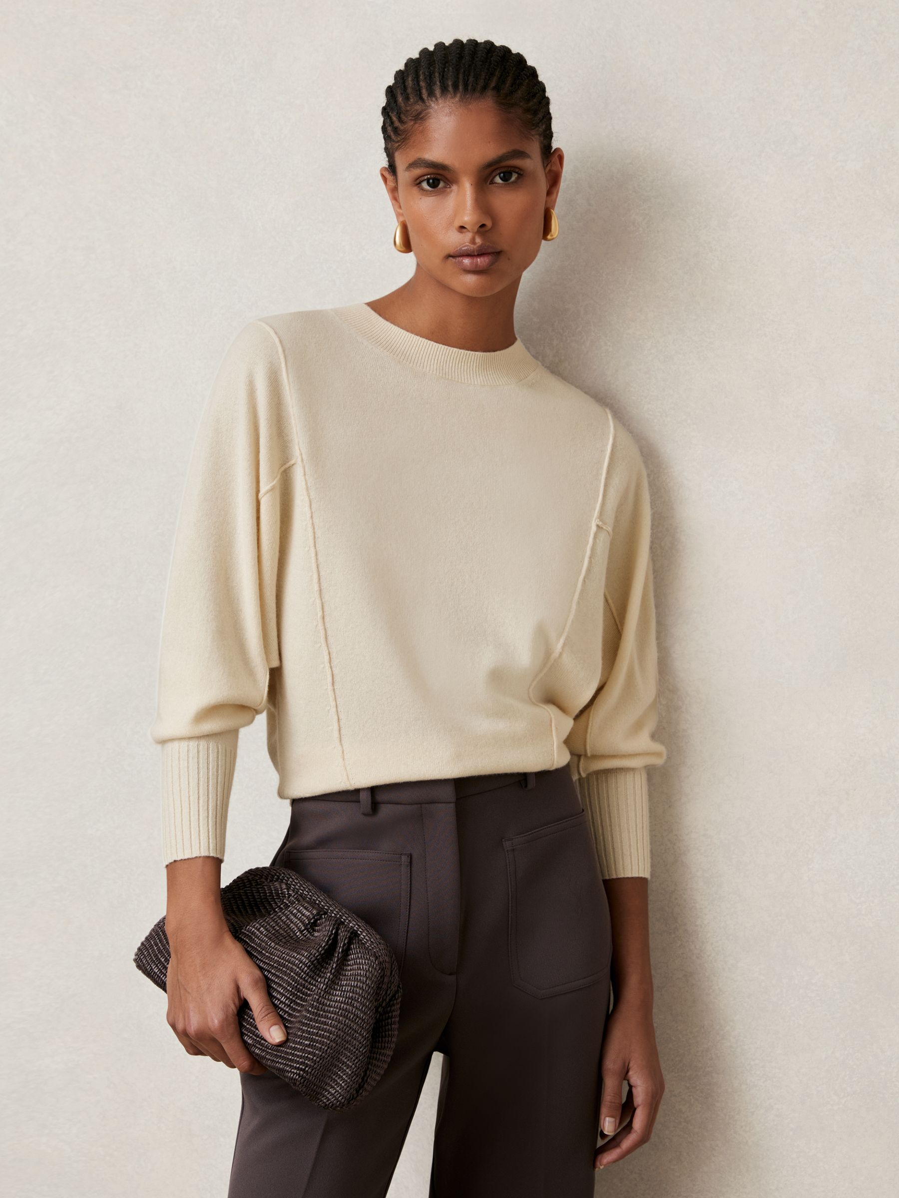 Wool-Blend Reverse-Seam Batwing Jumper With Cashmere in Cream - Image 4 of 7