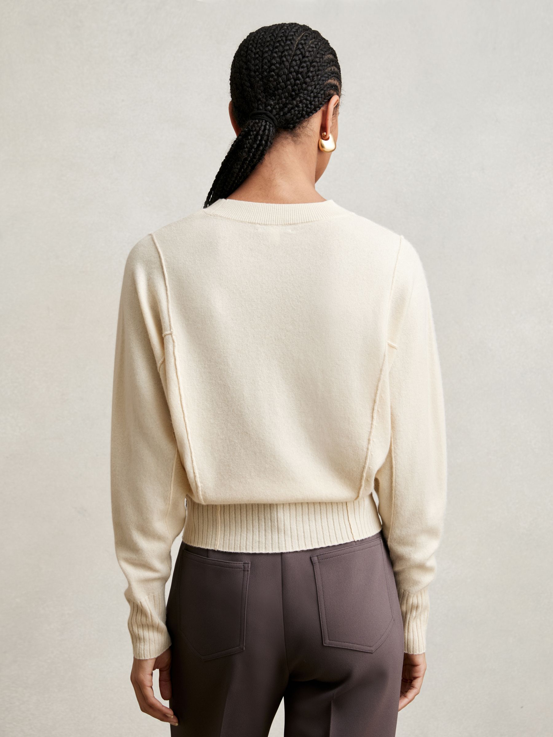 Wool-Blend Reverse-Seam Batwing Jumper With Cashmere in Cream - Image 5 of 7