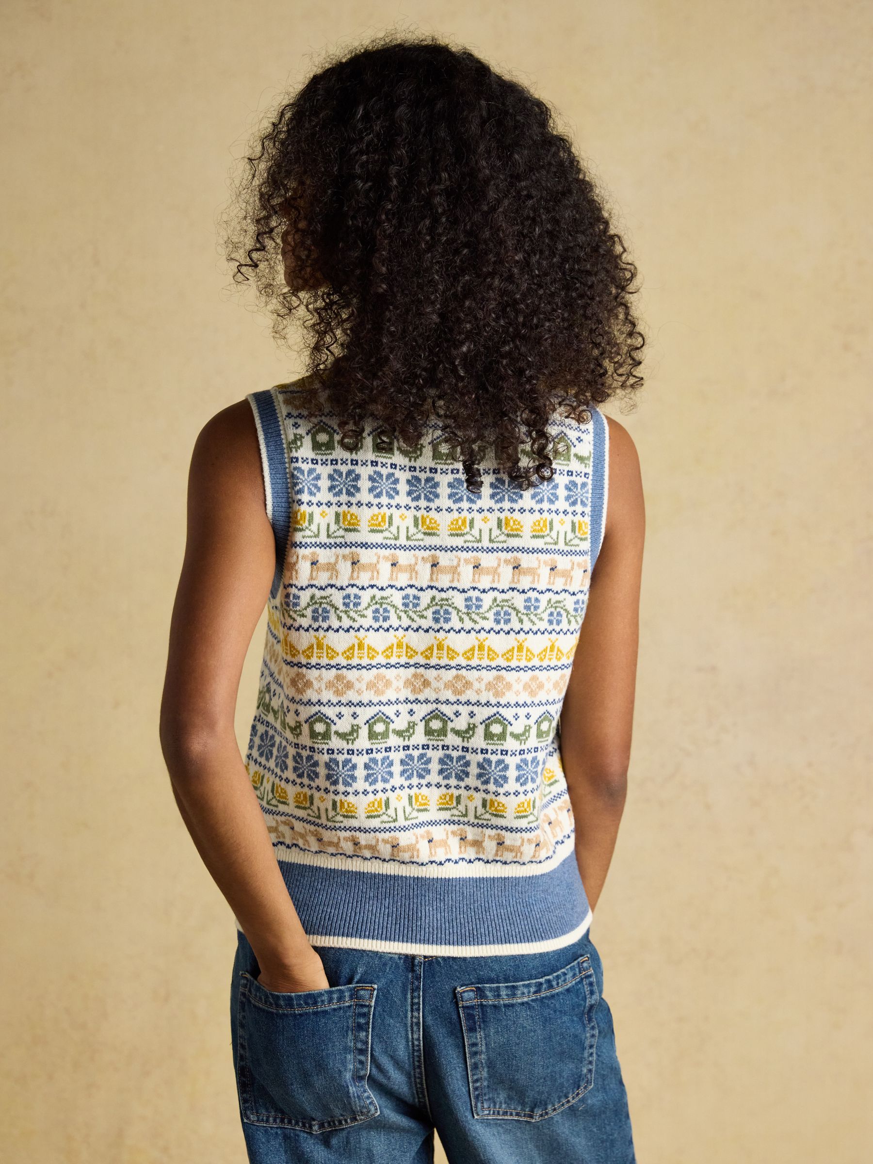 Blue Birds & Bees Knitted Crew Neck Vest - Image 2 of 9