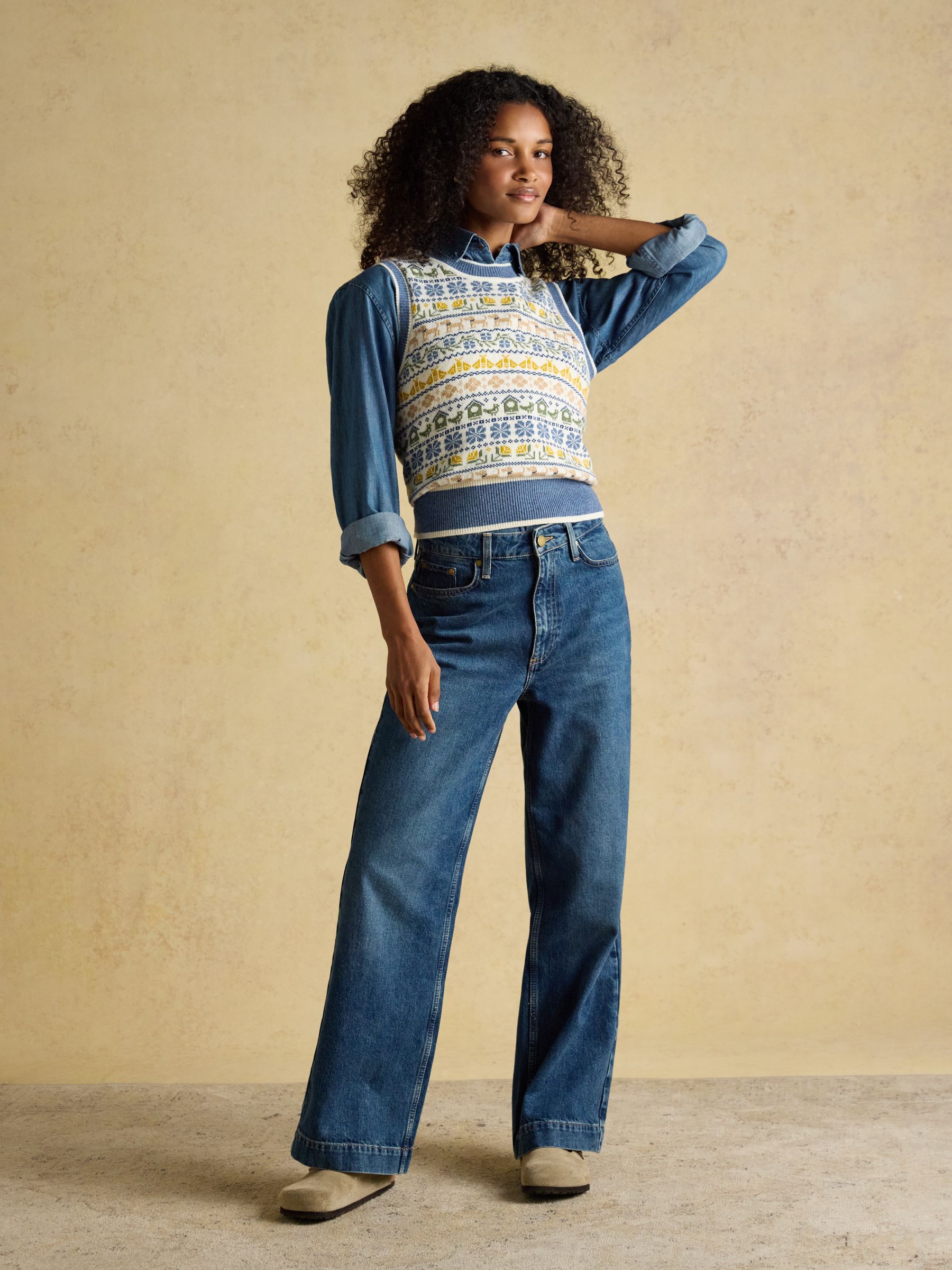 Blue Birds & Bees Knitted Crew Neck Vest - Image 8 of 9