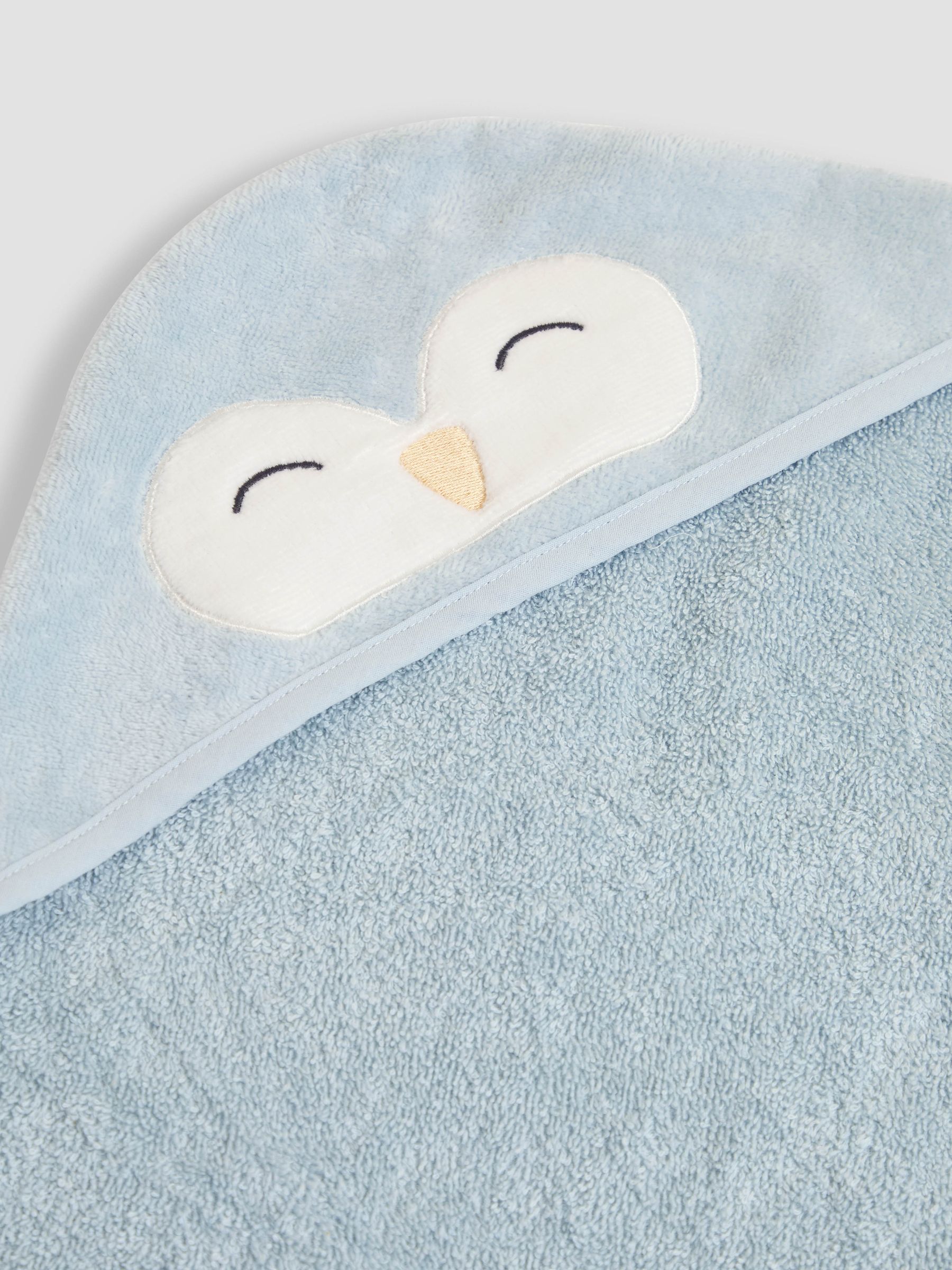 Grey Hooded Towel - Image 5 of 5