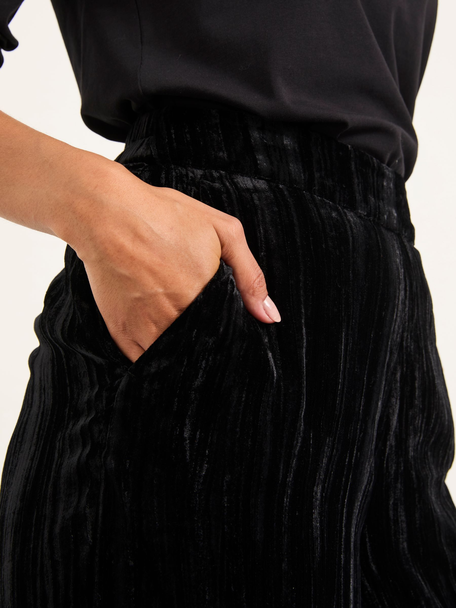 Hetty Black Wide Leg Crinkle Velvet Trousers - Image 5 of 6