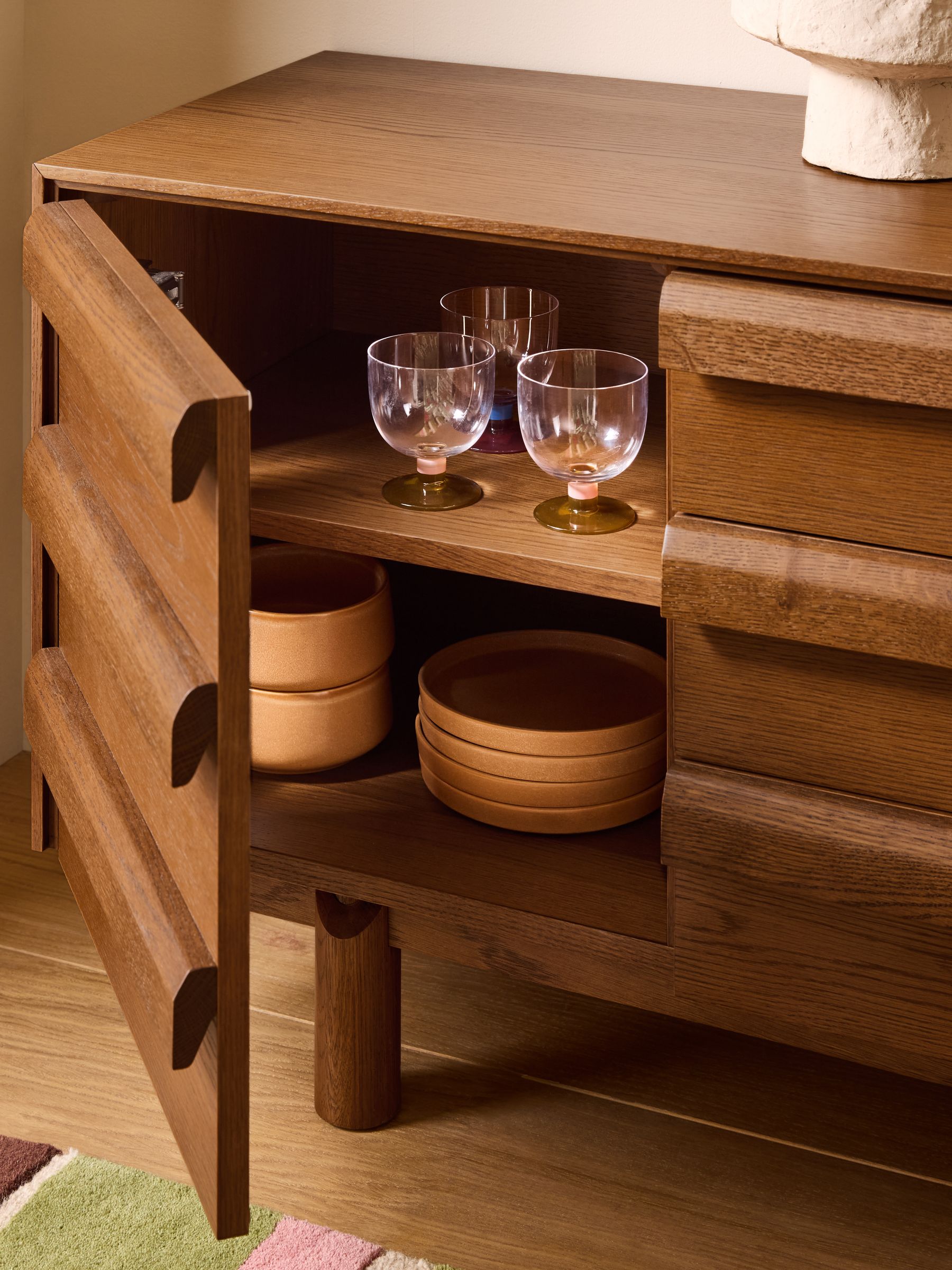 Plinth Large Sideboard in Oak - Image 3 of 7