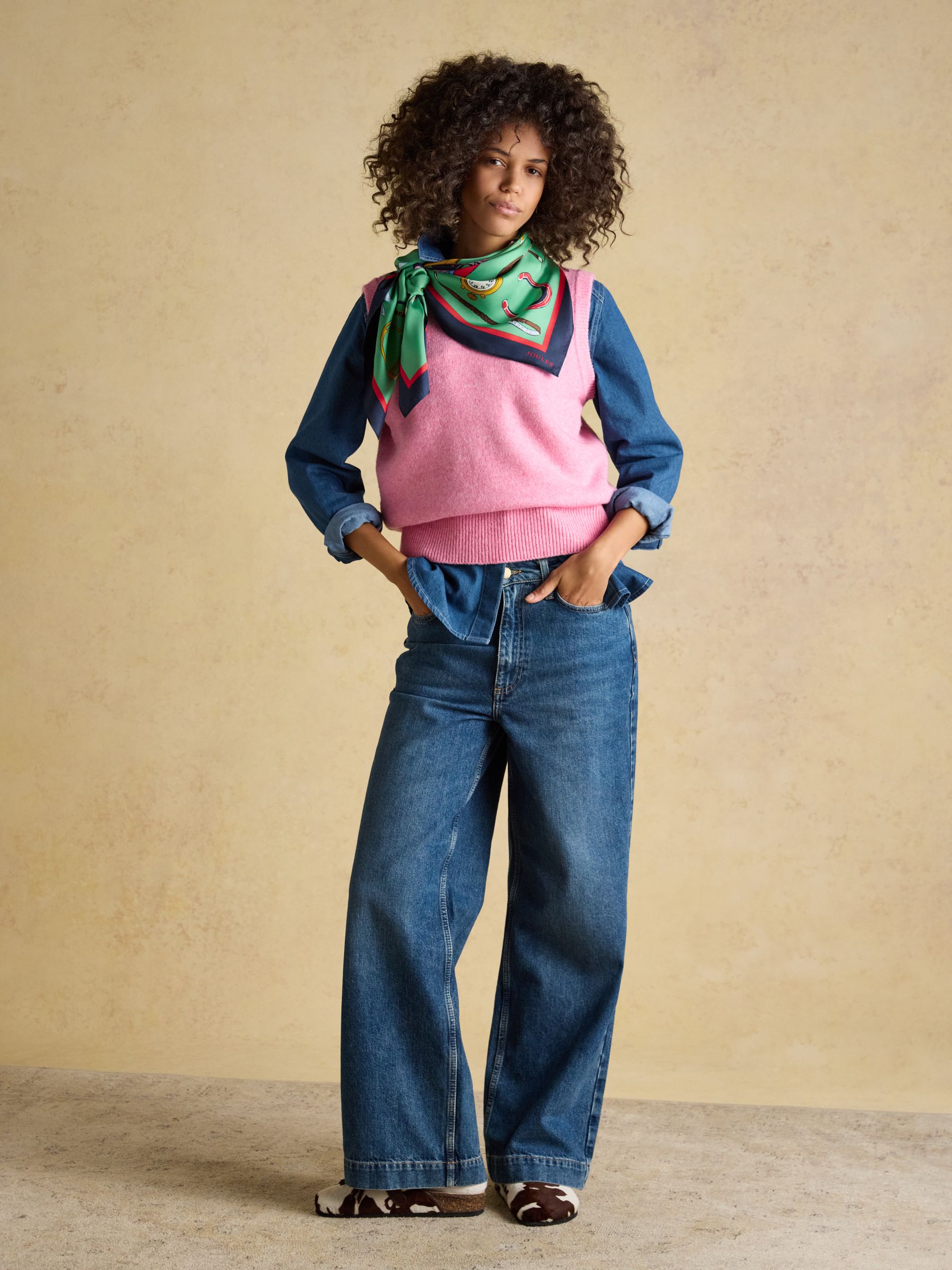 Bloomfield Green Equestrian Square 100% Silk Scarf - Image 3 of 5