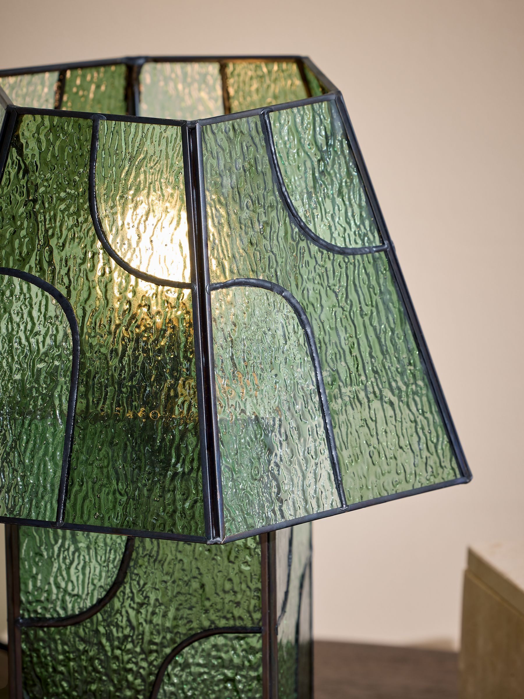 Delmar Table Lamp in Green - Image 2 of 4