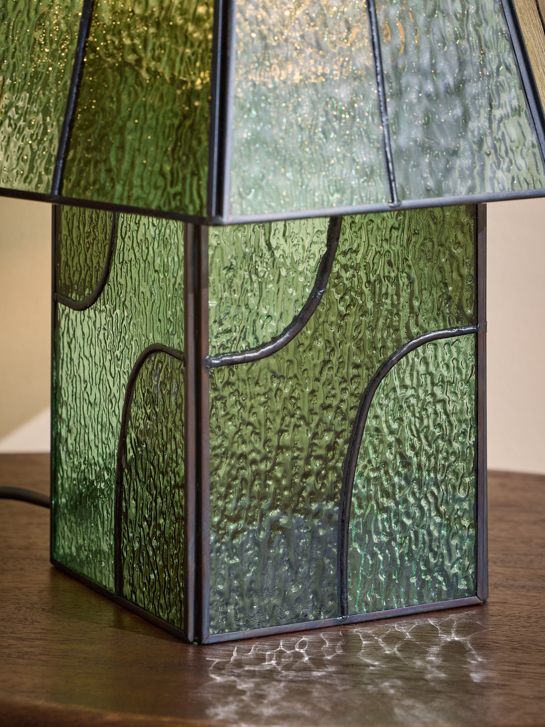 Delmar Table Lamp in Green - Image 3 of 4