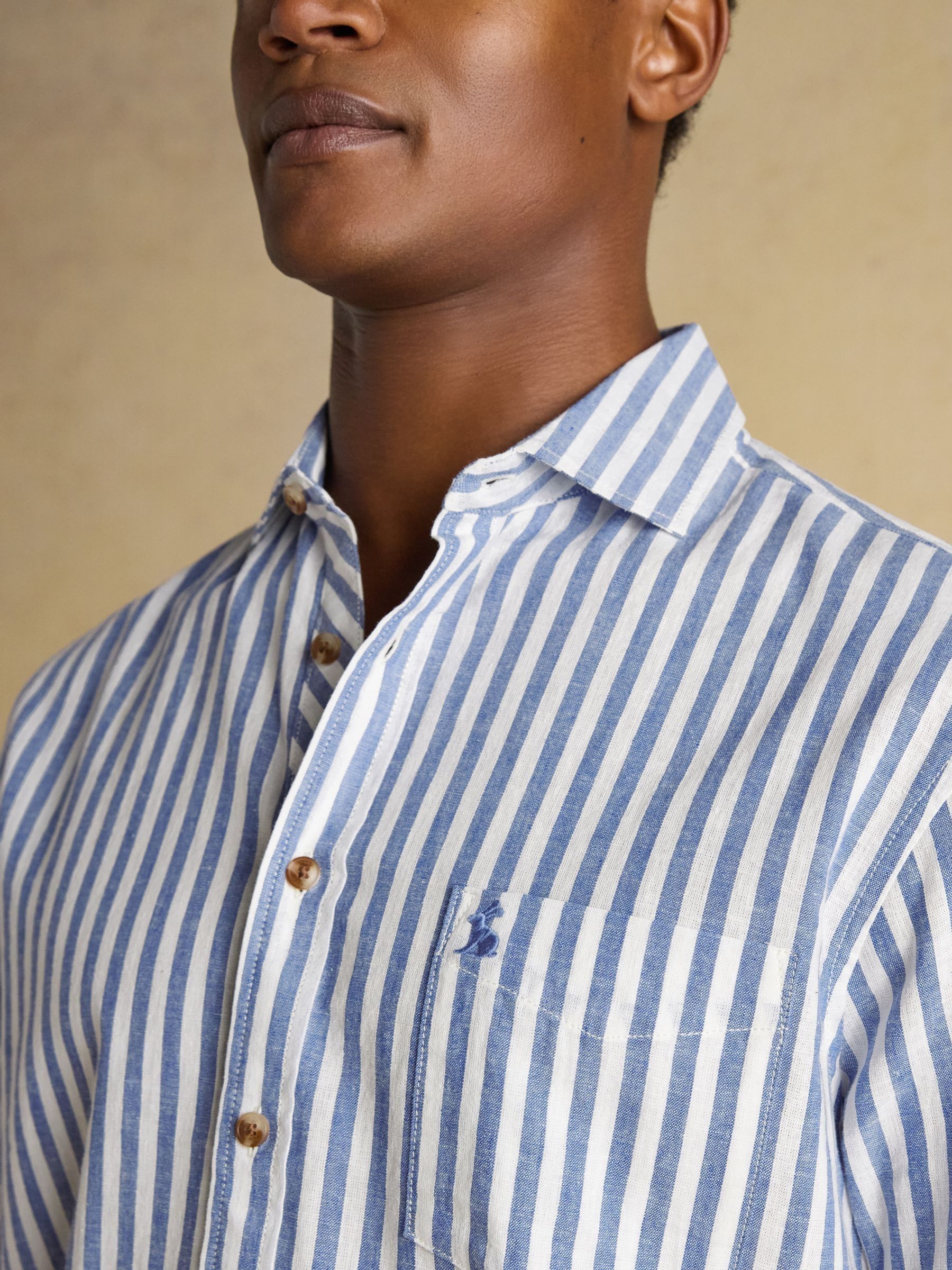 Linen Blend Blue and White Short Sleeve Shirt - Image 4 of 9