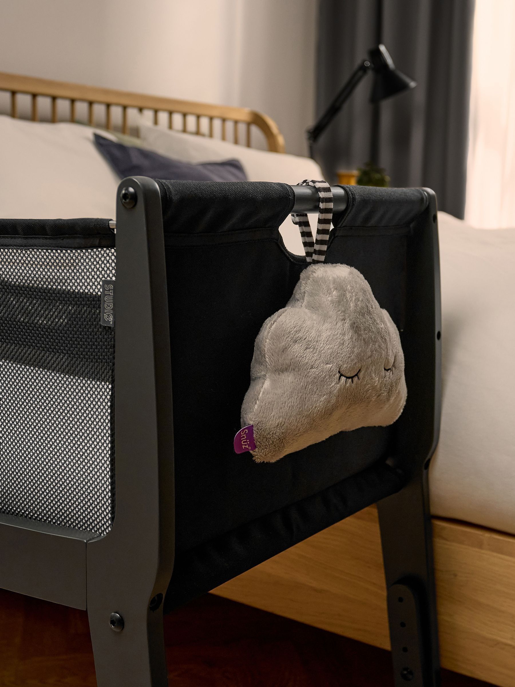 Snuz Brooklyn SnuzPod Studio Bedside Crib - Image 4 of 8