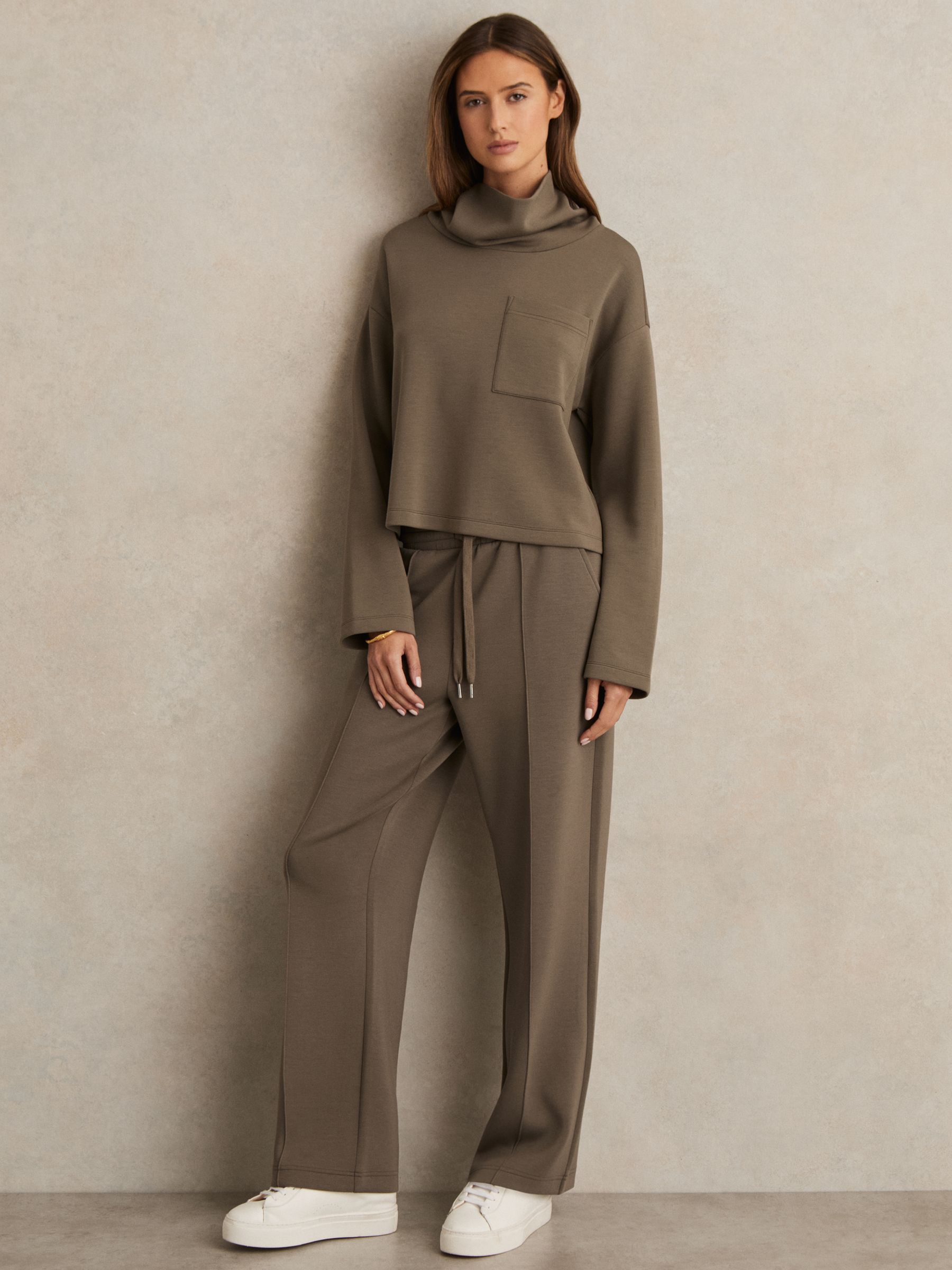 Interlock-Jogginghose aus Modalmischung mit weitem Bein in Khaki-Grün - Bild 1 von 6 Interlock-Jogginghose aus Modalmischung mit weitem Bein in Khaki-Grün - Bild 1 von 6