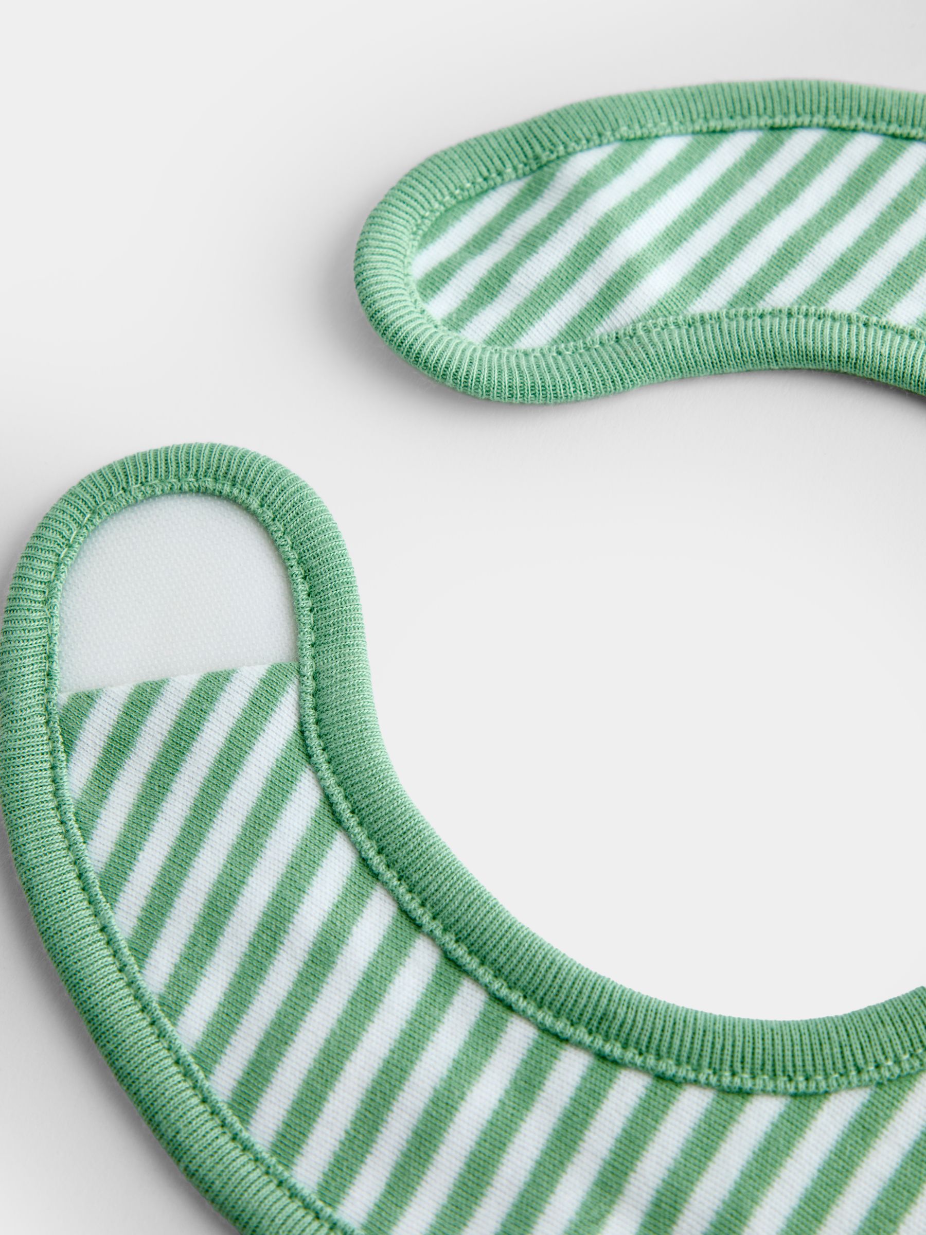Green Bibs - Image 3 of 4