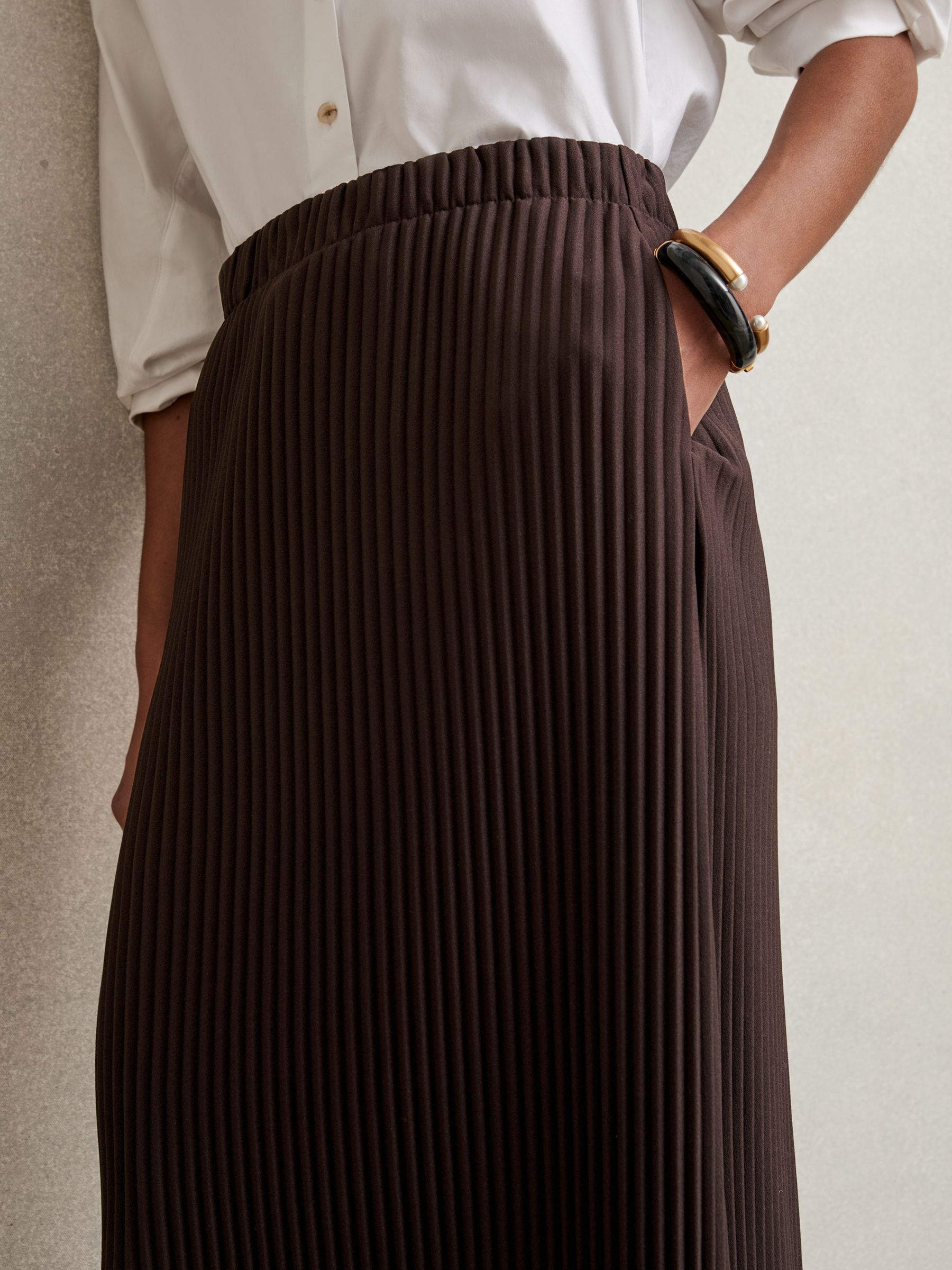 Pleated Jersey Midi Skirt in Burgundy - Image 4 of 6