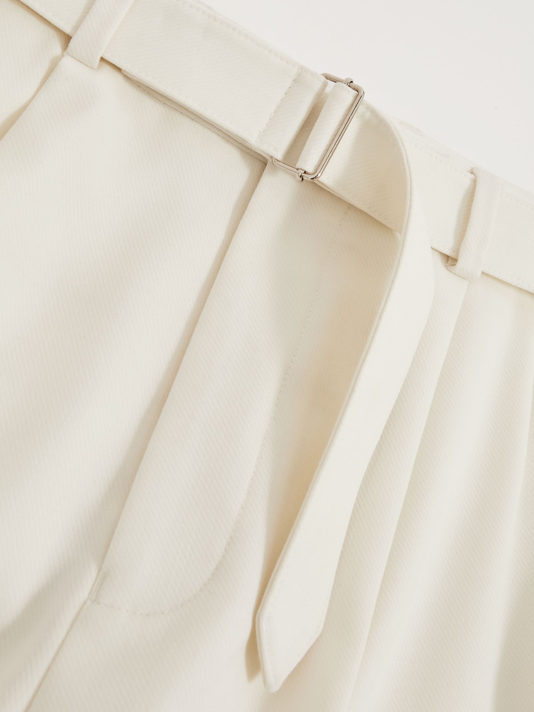 Wool-Blend Belted Pleated Trousers Regular-Fit in White - Image 6 of 6