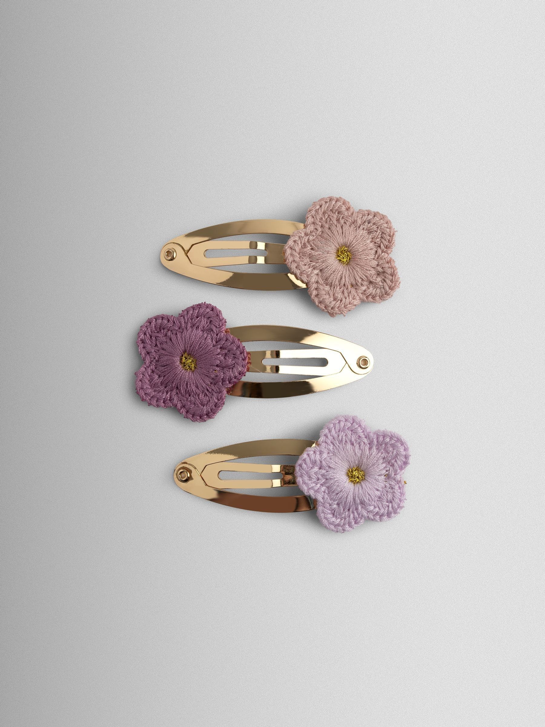 Red 3-Pack Daisy Crochet Clips - Image 2 of 3