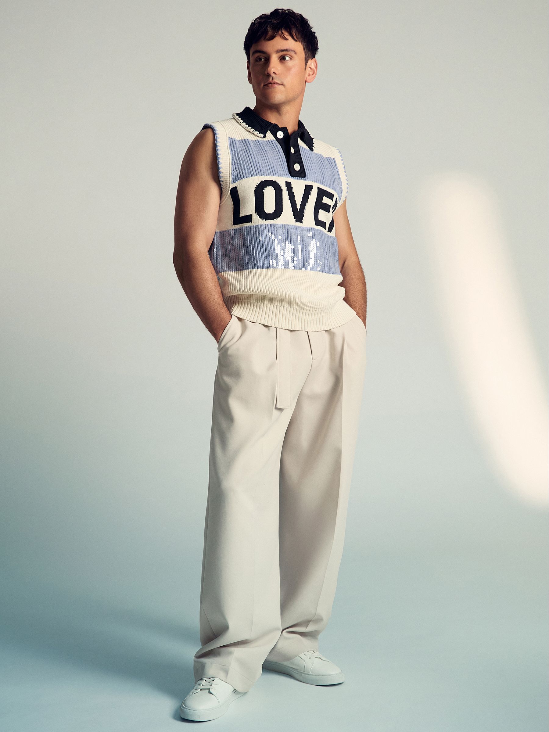 Reiss | Tom Daley Stripe Polo Vest in Soft Blue - Image 3 of 7