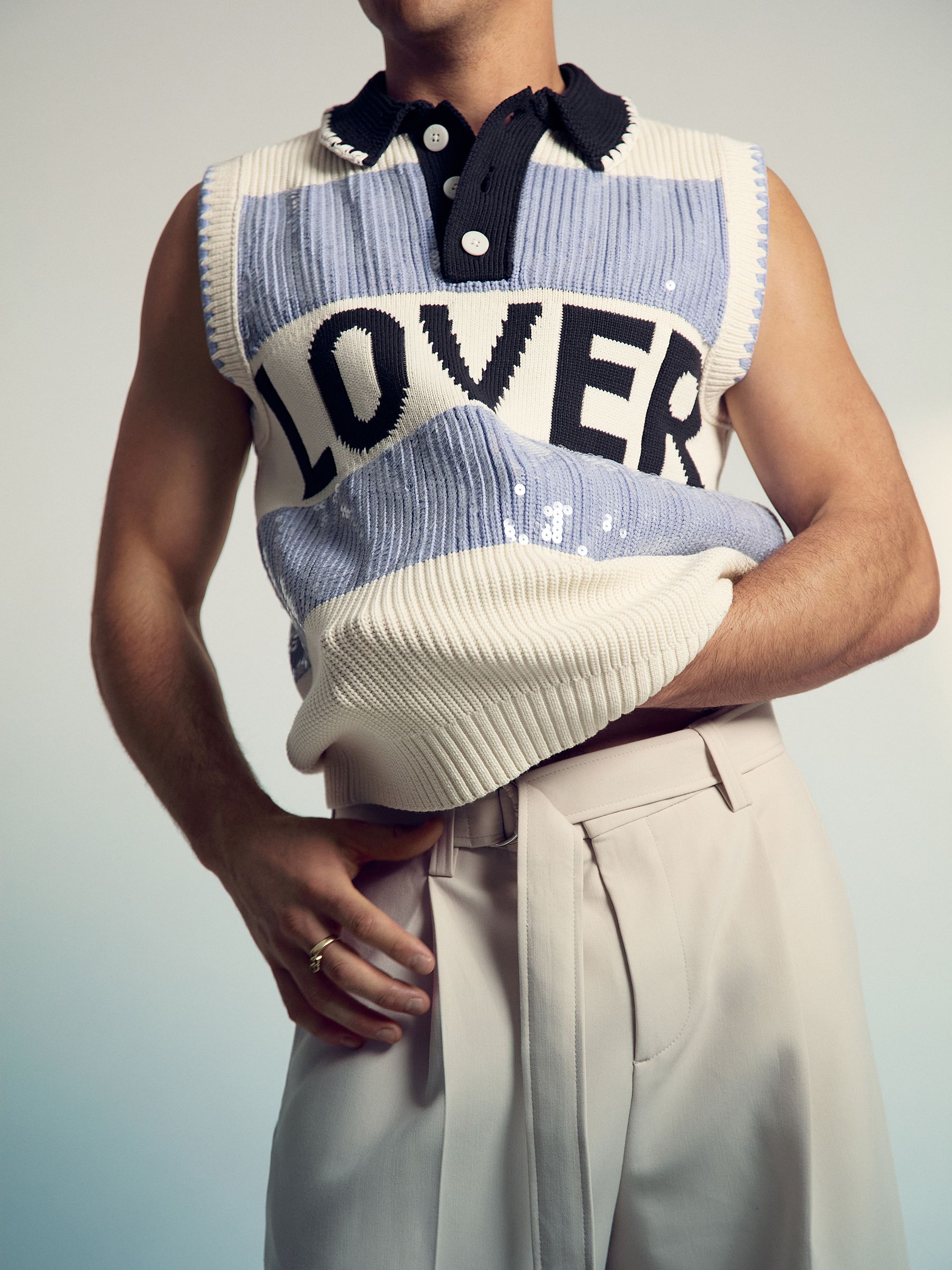 Reiss | Tom Daley Stripe Polo Vest in Soft Blue - Image 4 of 7