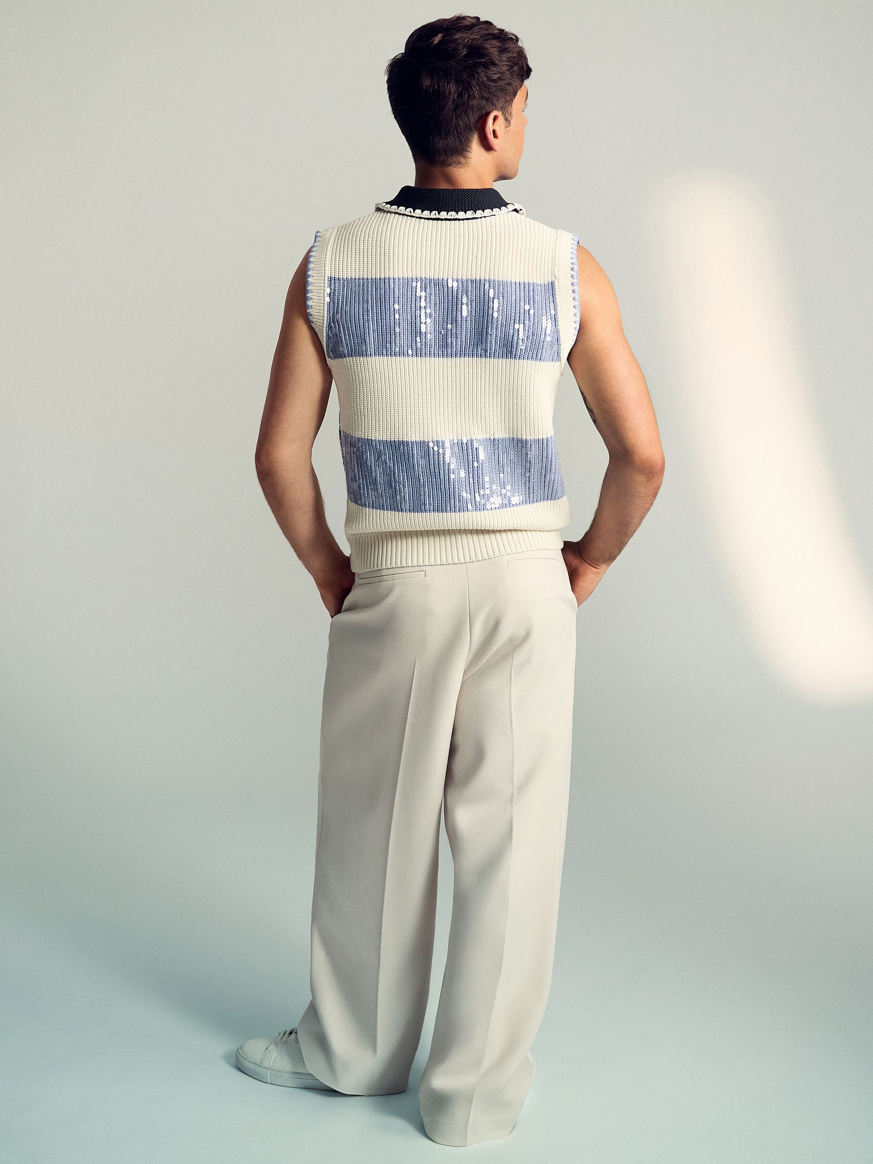 Reiss | Tom Daley Stripe Polo Vest in Soft Blue - Image 5 of 7