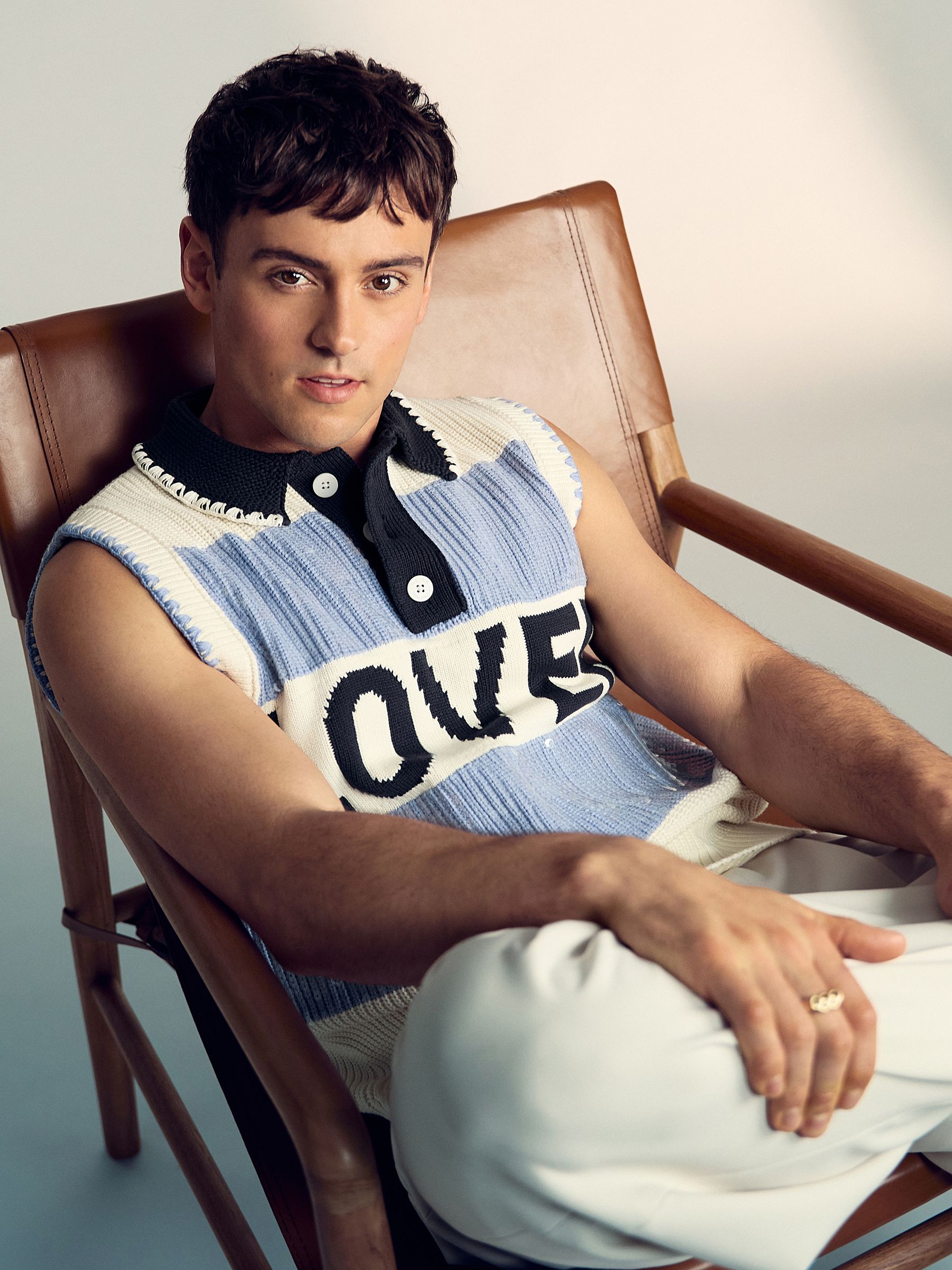 Reiss | Tom Daley Stripe Polo Vest in Soft Blue - Image 6 of 7