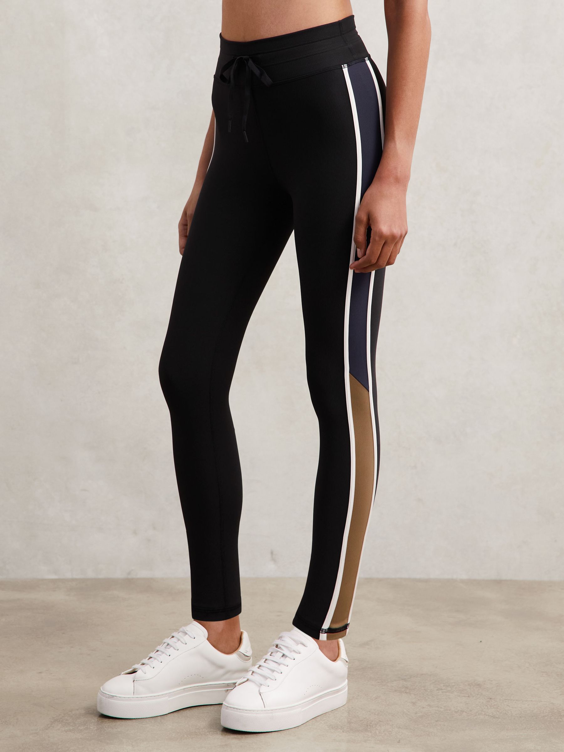 Leggings in Black - Image 3 of 5