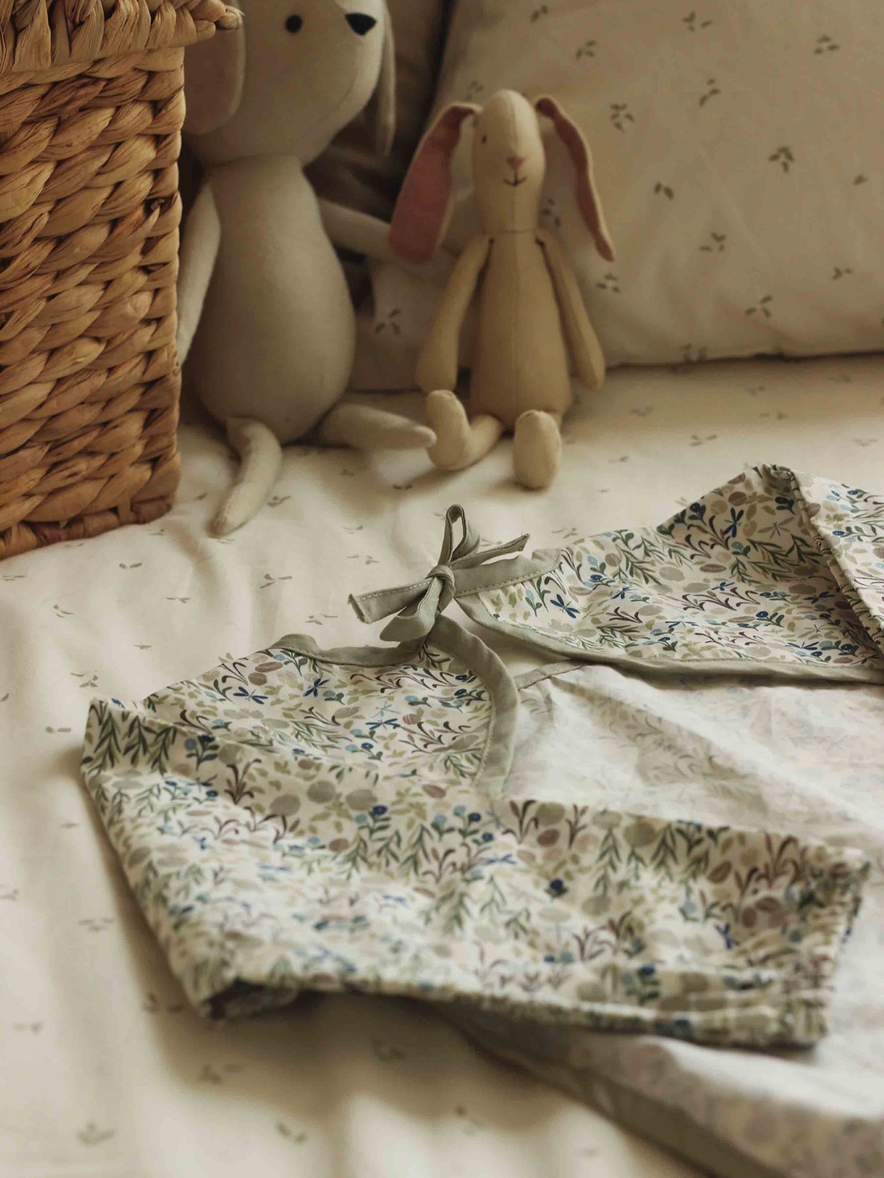 Riverbank Sleeved Bib - Image 3 of 4