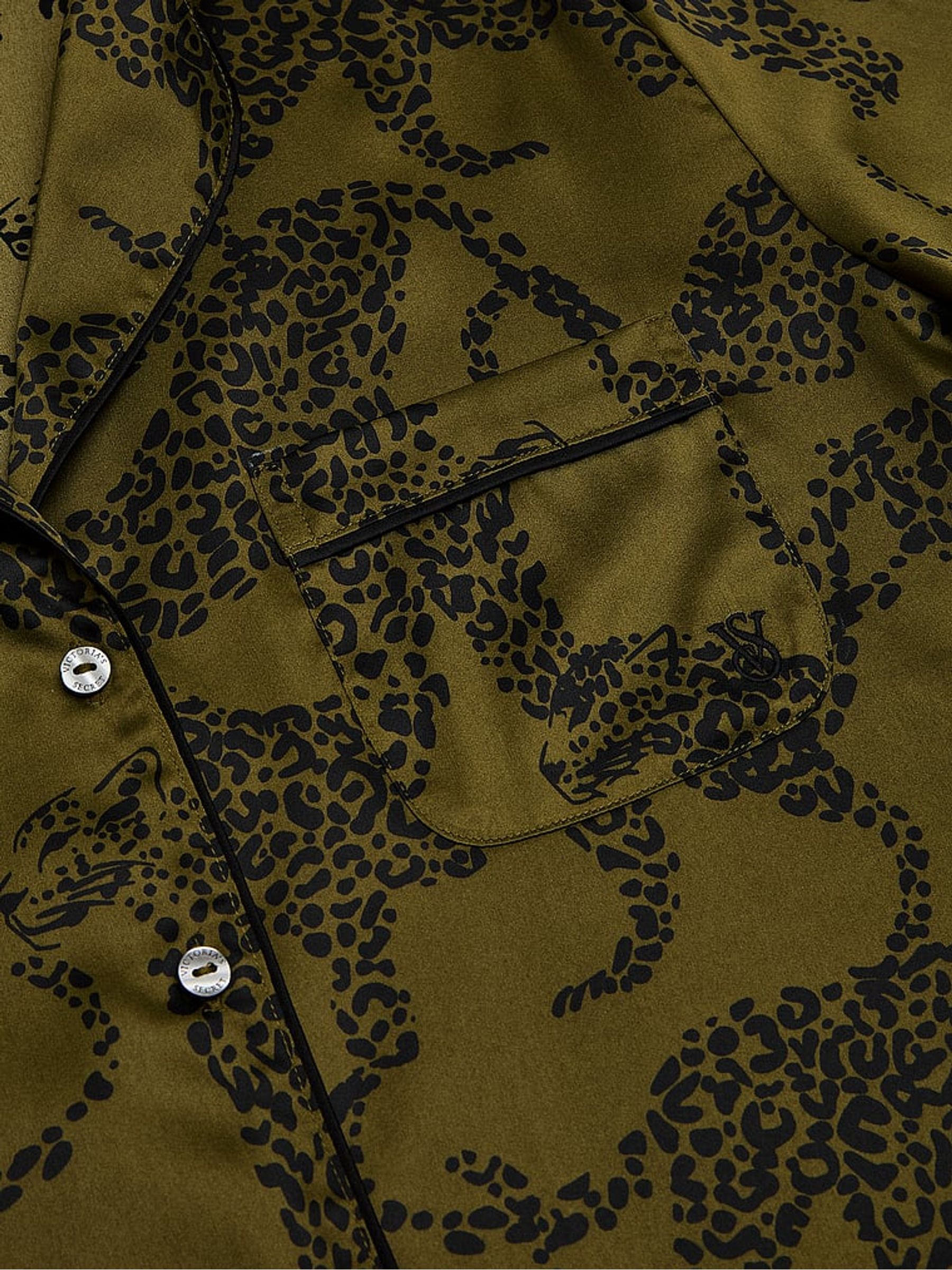 Green Chameleon Leopards Satin Short Pyjamas Set - Image 4 of 4