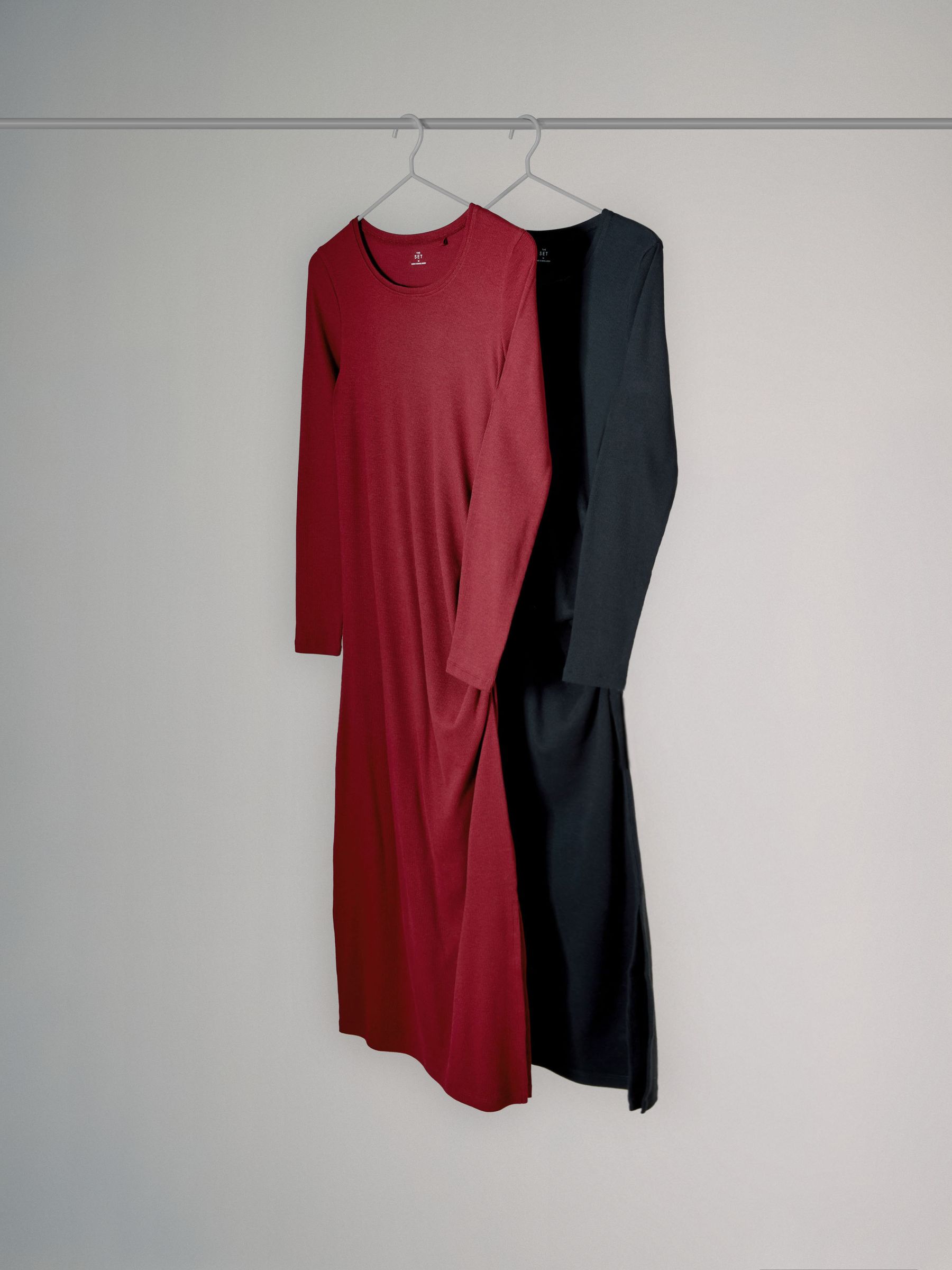 Black/Red 2 Pack Long Sleeve Ribbed Ruched Maxi Dresses - Image 1 of 3