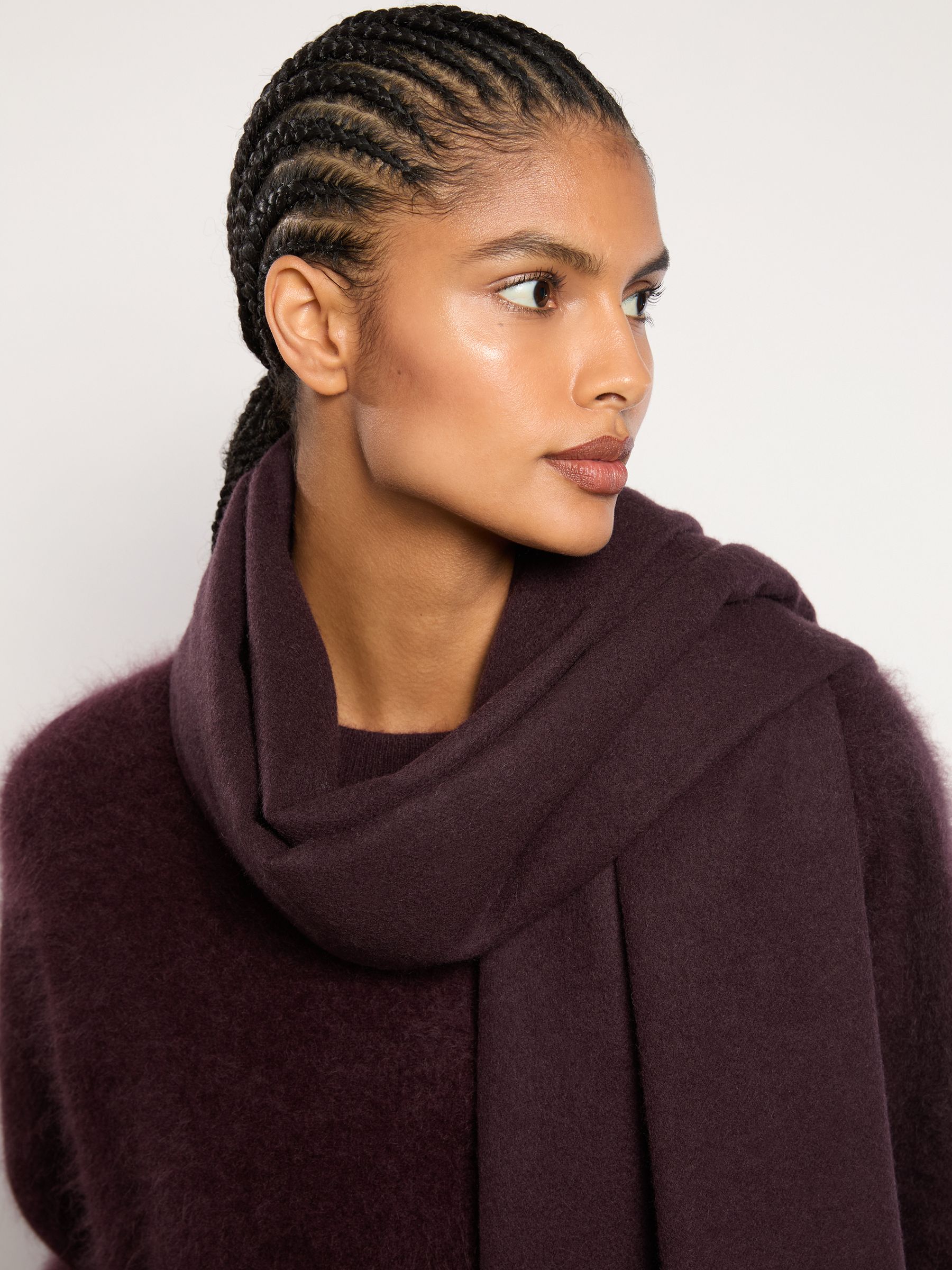 Wool-Cashmere Script-Logo Scarf in Burgundy - Image 4 of 6