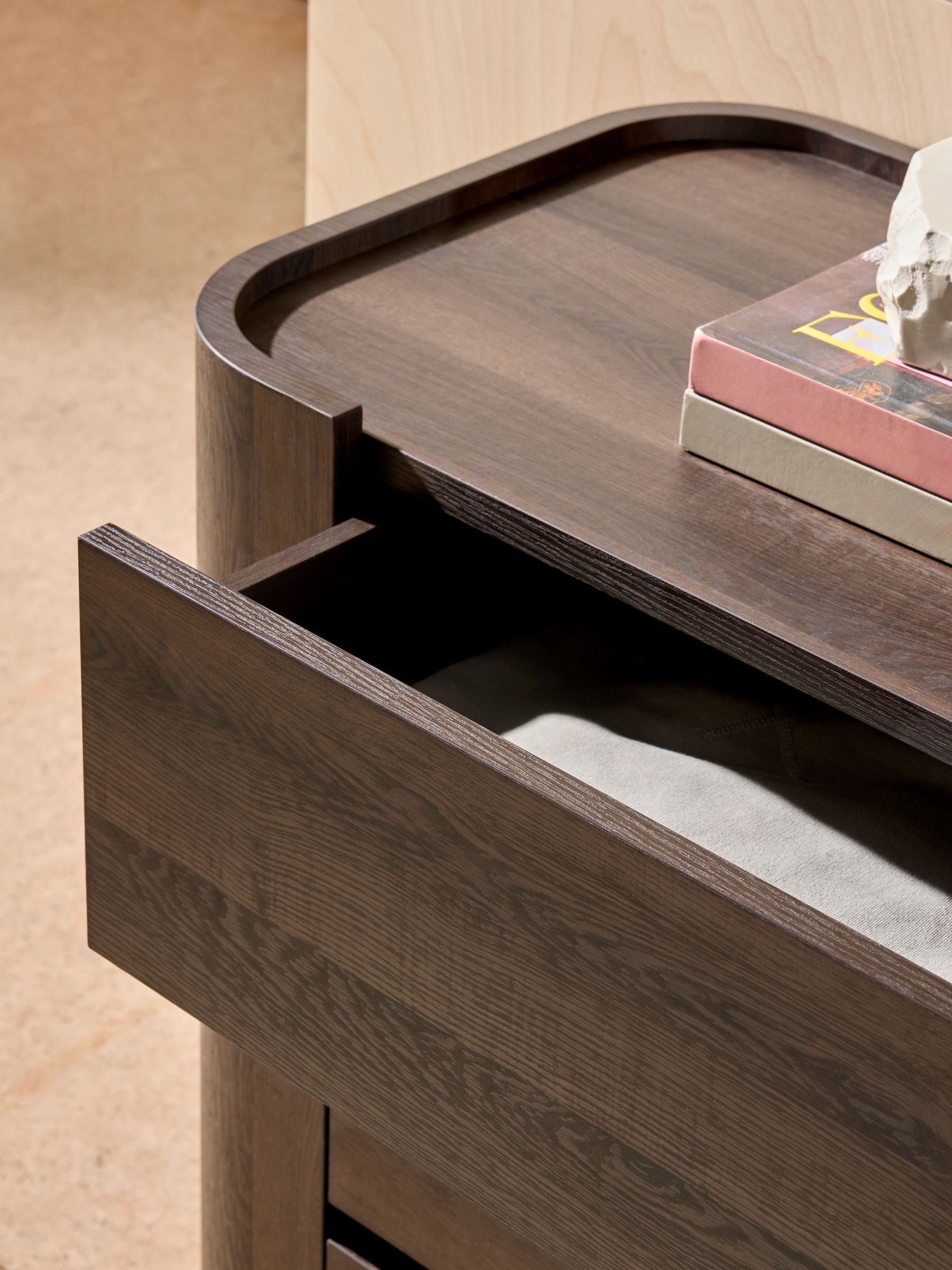 Dark Wood Effect Wide Kain Wide 6 Drawer Chest - Image 3 of 5