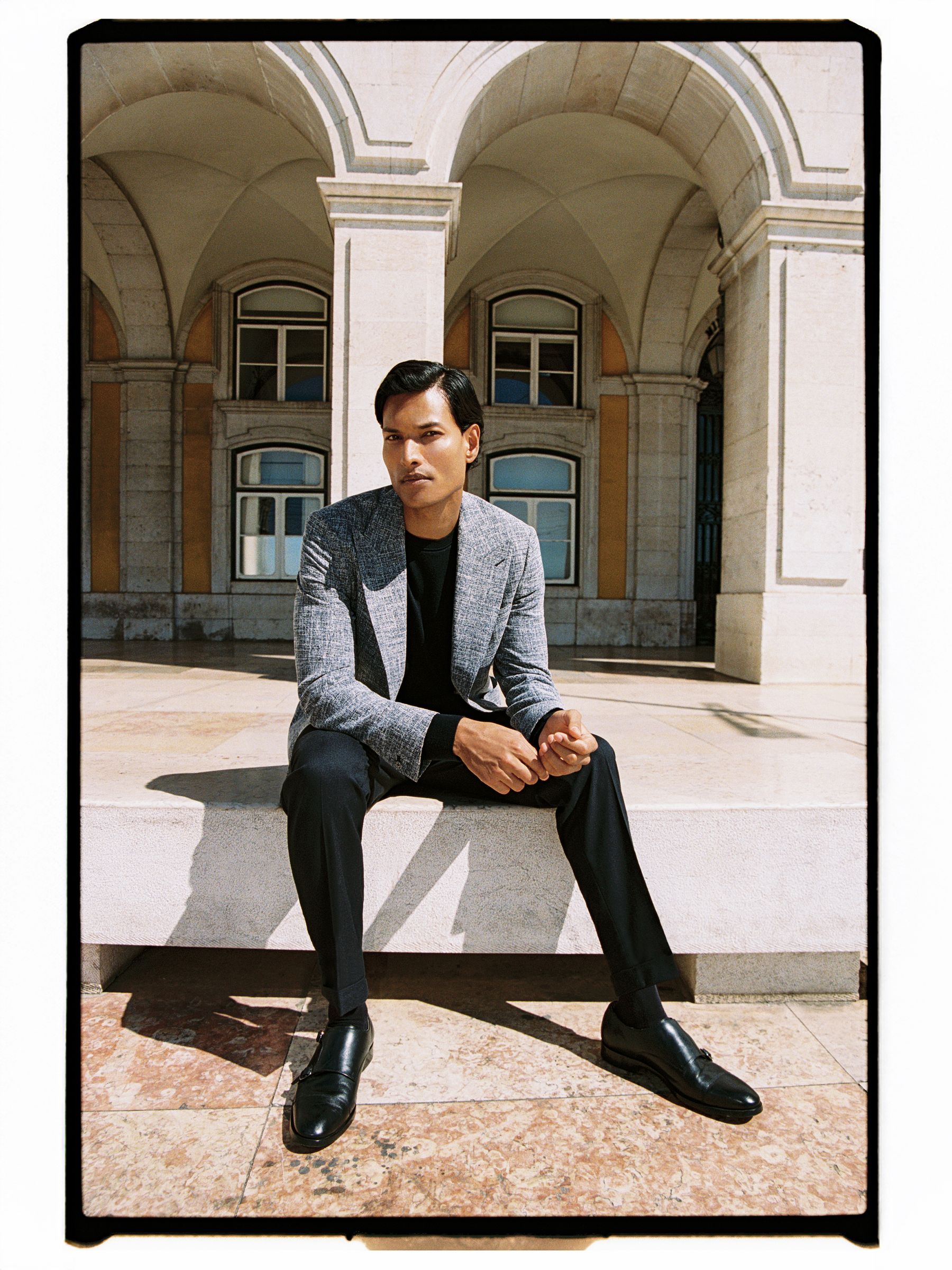 Single-Breasted Textured Mélange Blazer Slim-Fit in Navy Melange - Image 3 of 9