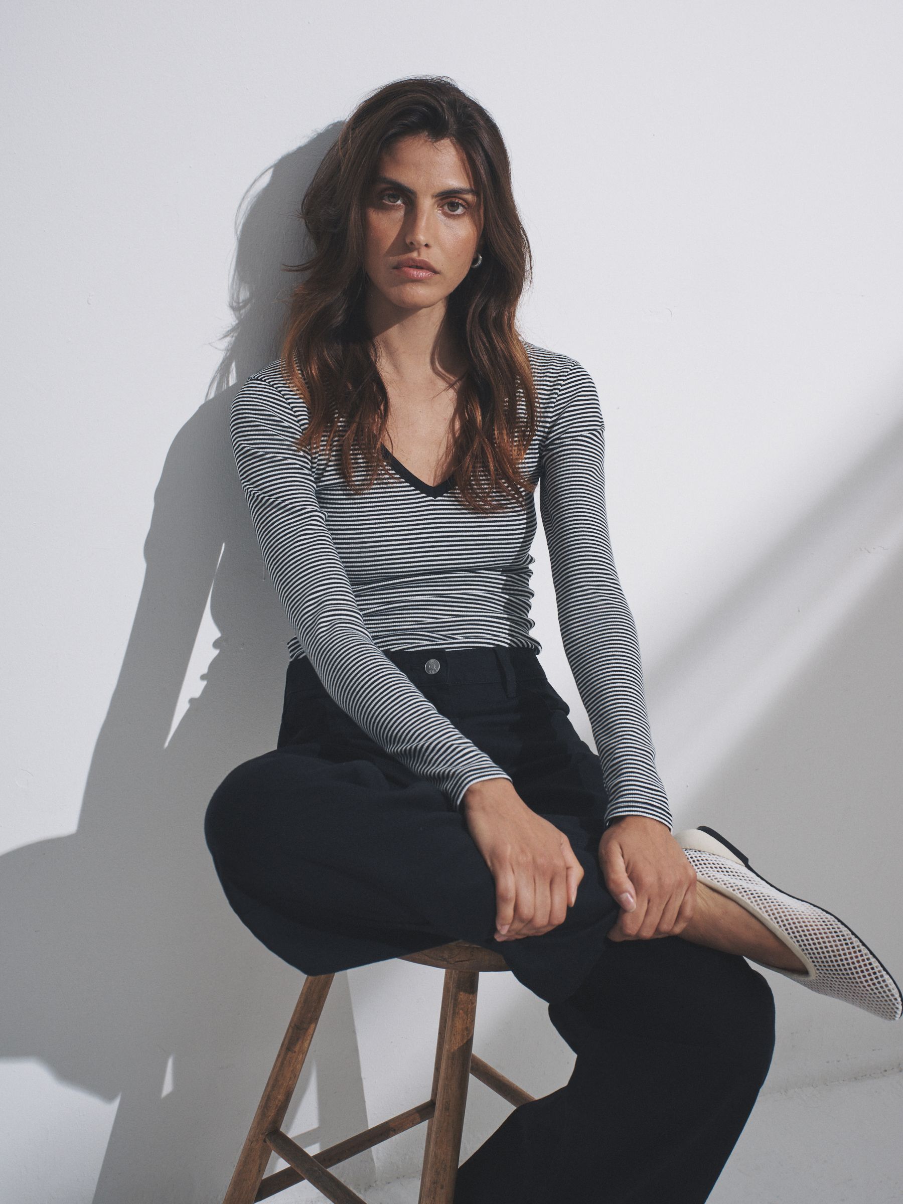 Black/White/Grey/Stripe - 4 Pack V-Neck Ribbed Long Sleeve T-Shirts - Image 4 of 11