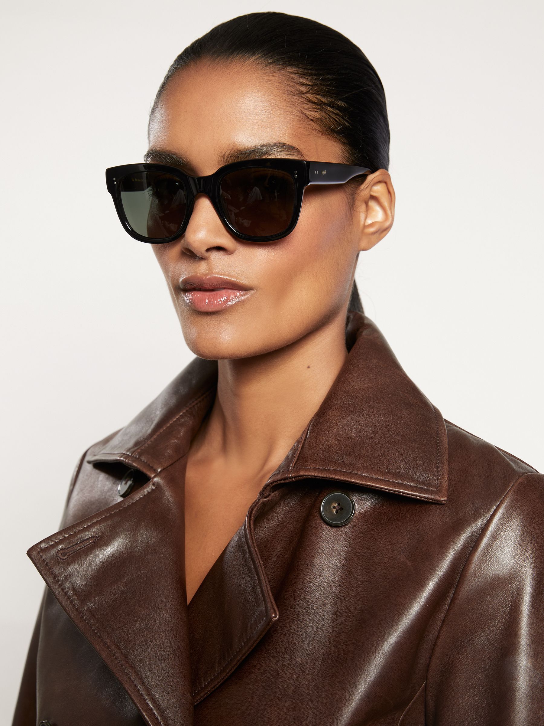 MESSYWEEKEND Square Frame Sunglasses in Black - image 1