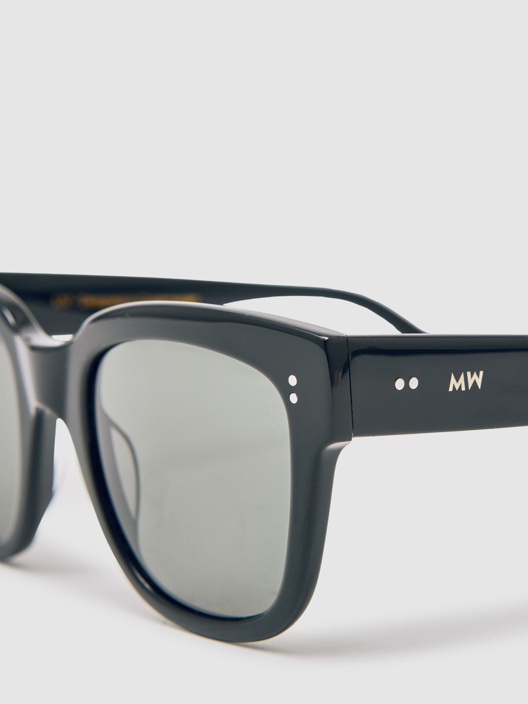 MESSYWEEKEND Square Frame Sunglasses in Black - Image 4 of 4