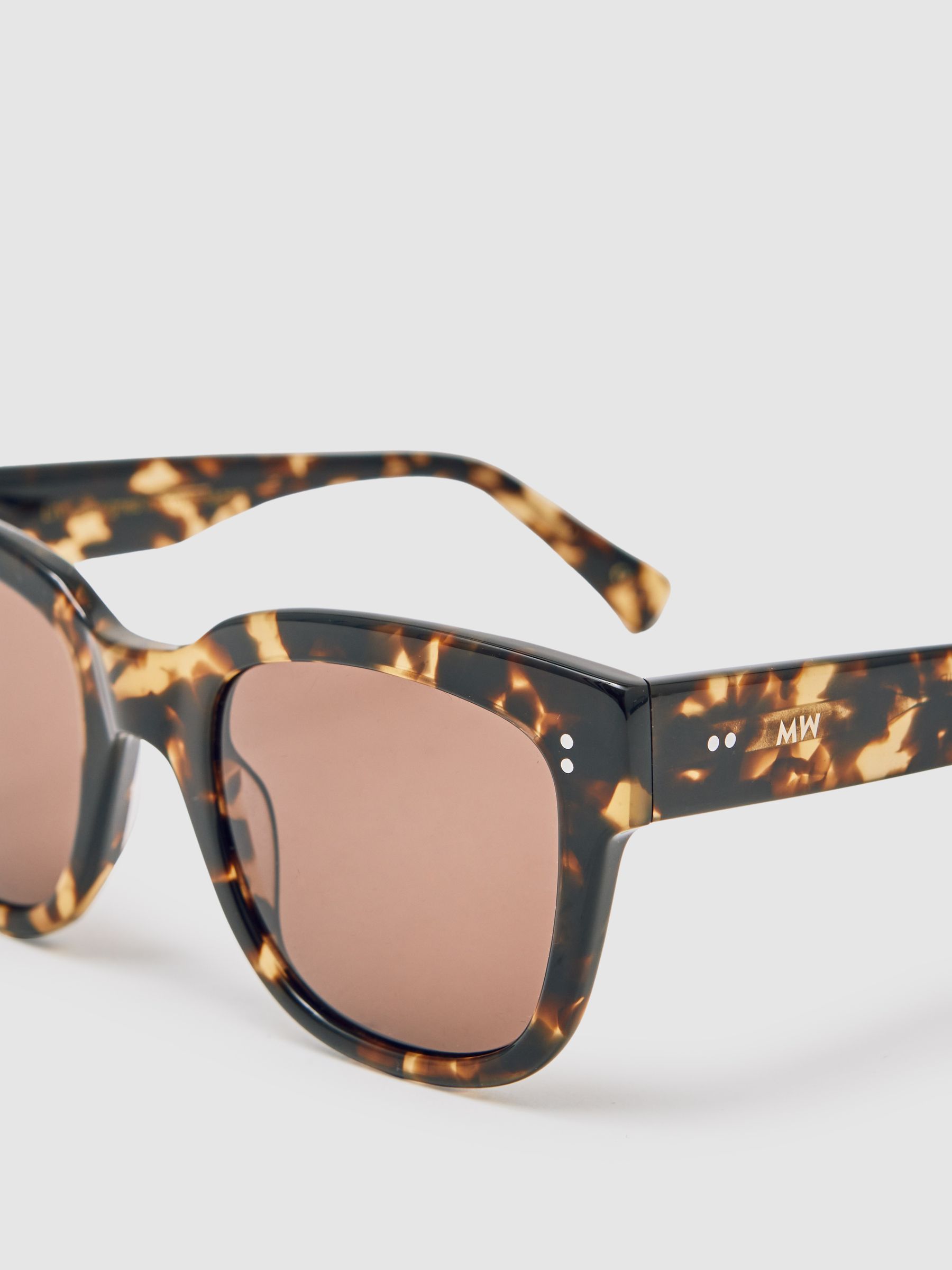 MESSYWEEKEND Square Frame Sunglasses in Brown - Image 5 of 5