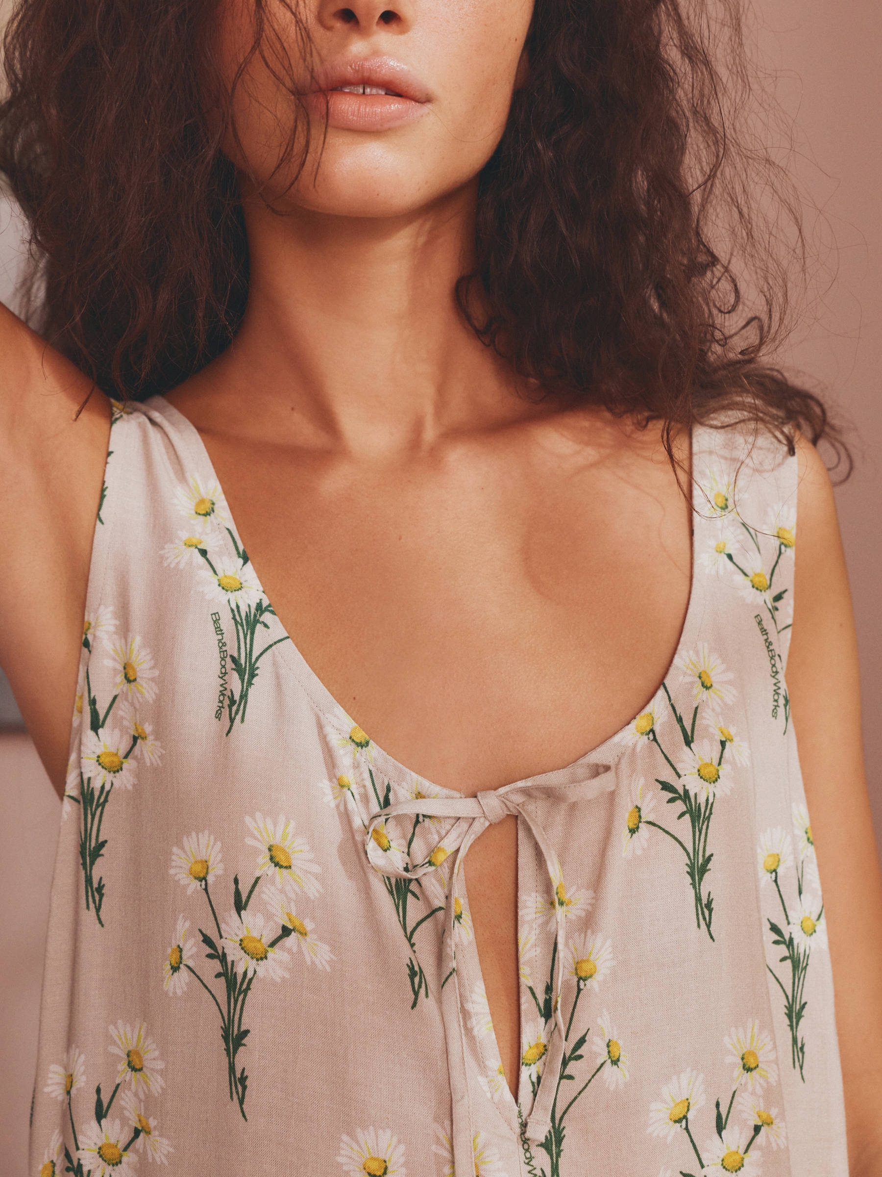 Neutral Daisies Romper with Linen - Image 4 of 8