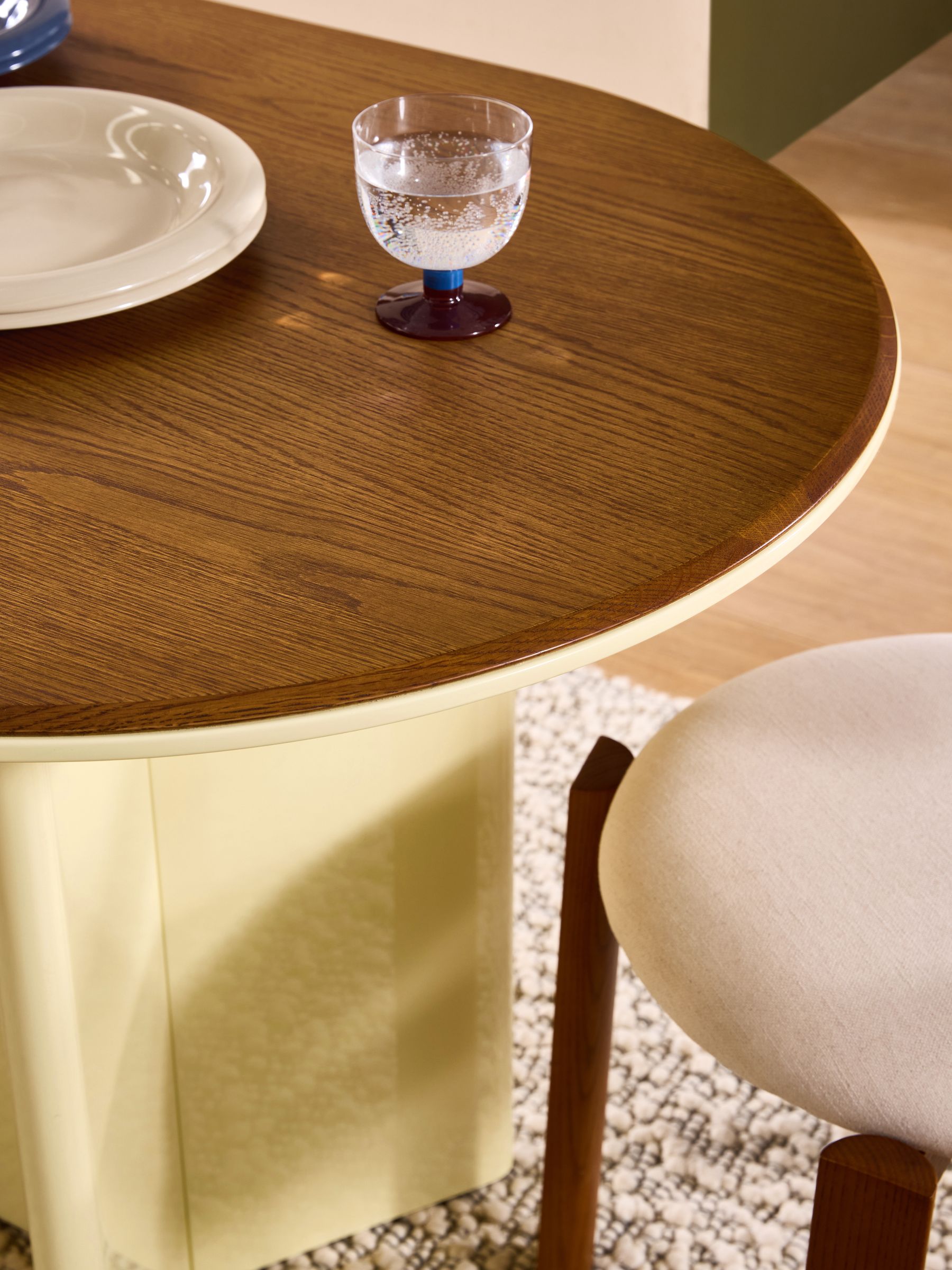 Plinth Oval Fixed 6 Seater Dining Table in Yellow Gloss and Oak - Image 3 of 7