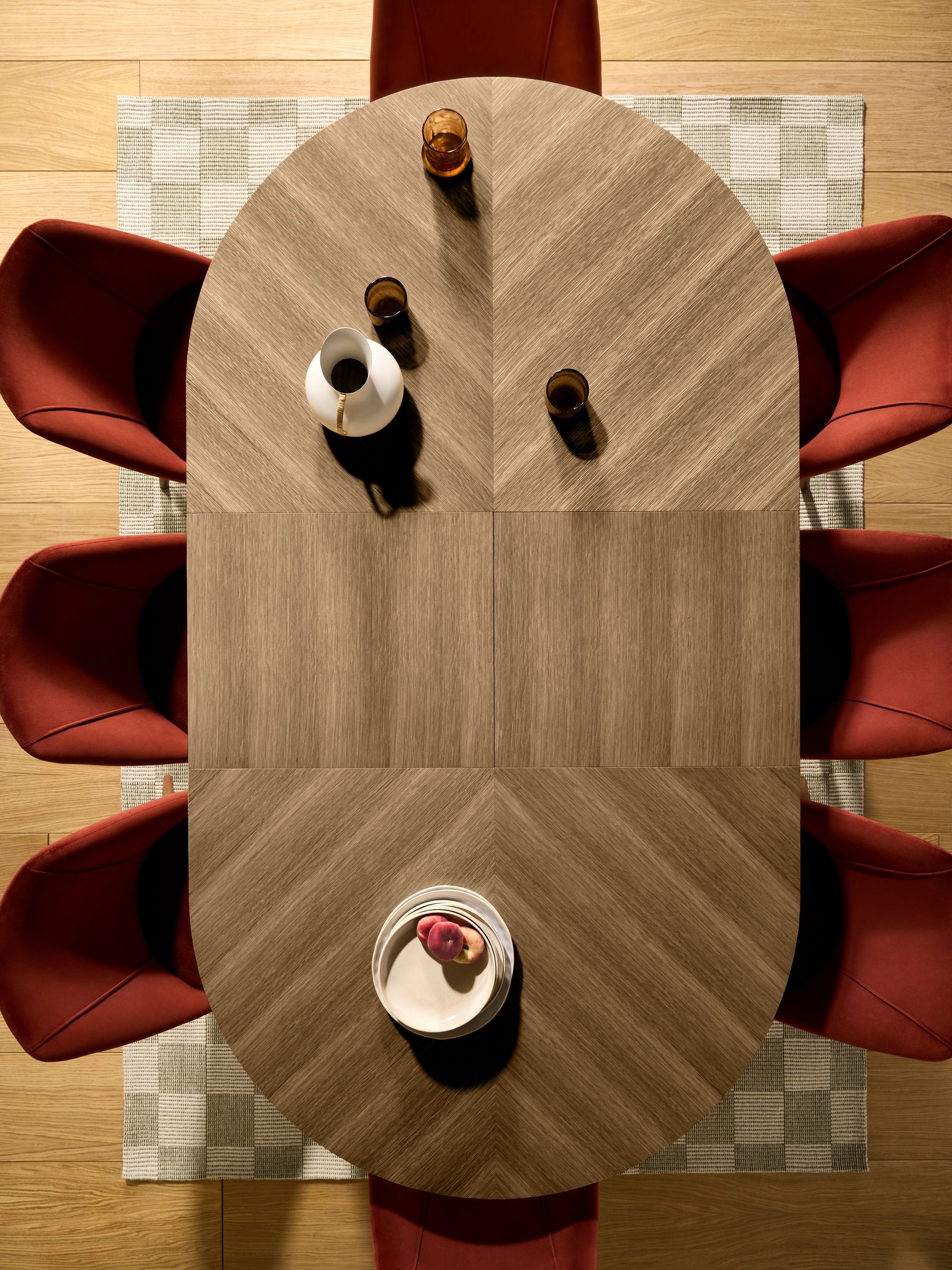 Belgrave Round 6 to 8 Seater Extending Dining Table in Dark Stain Oak - Image 2 of 6