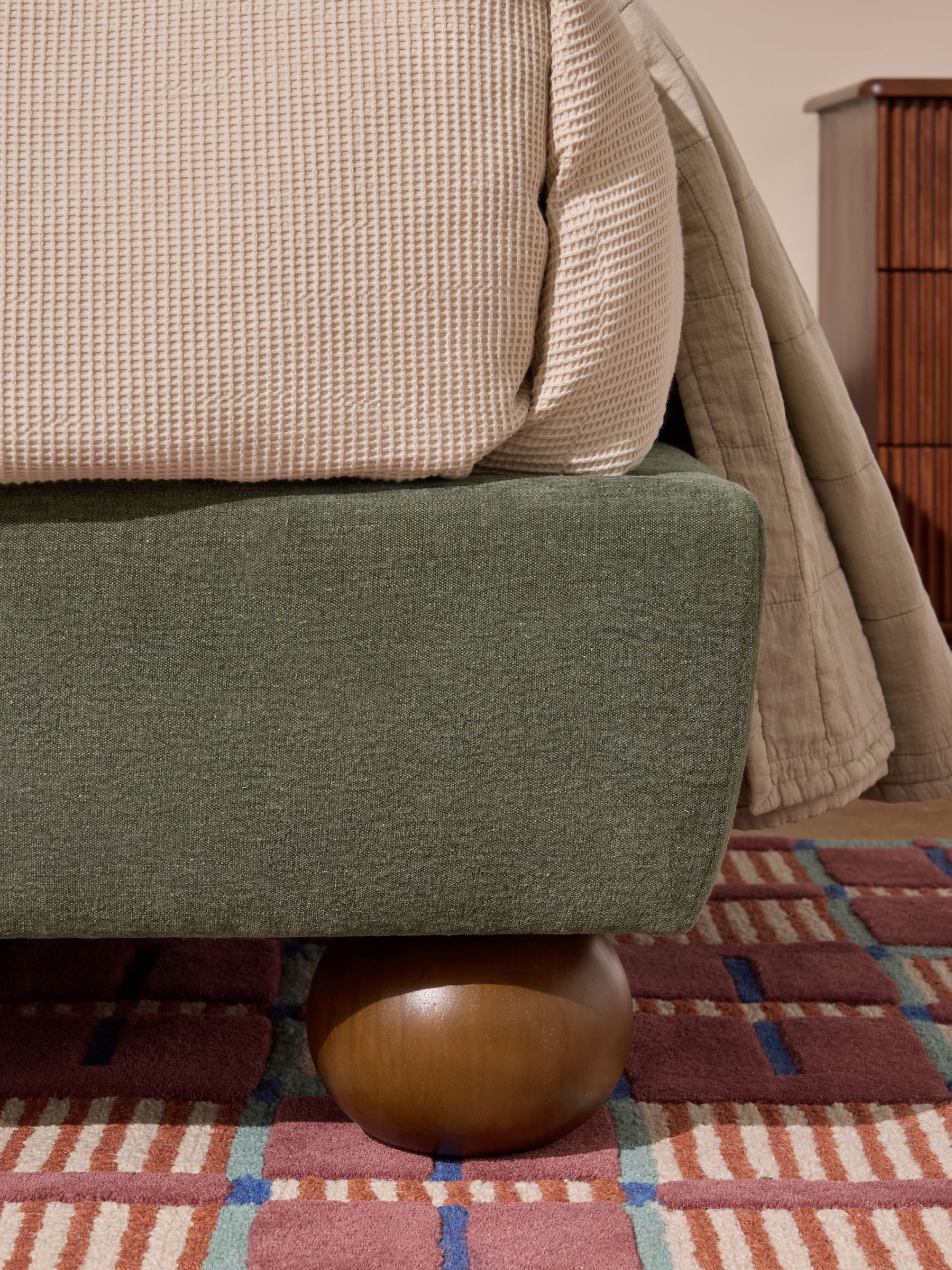 Ellio Bed in Soft Textured Weave Hunter Green - Image 3 of 5