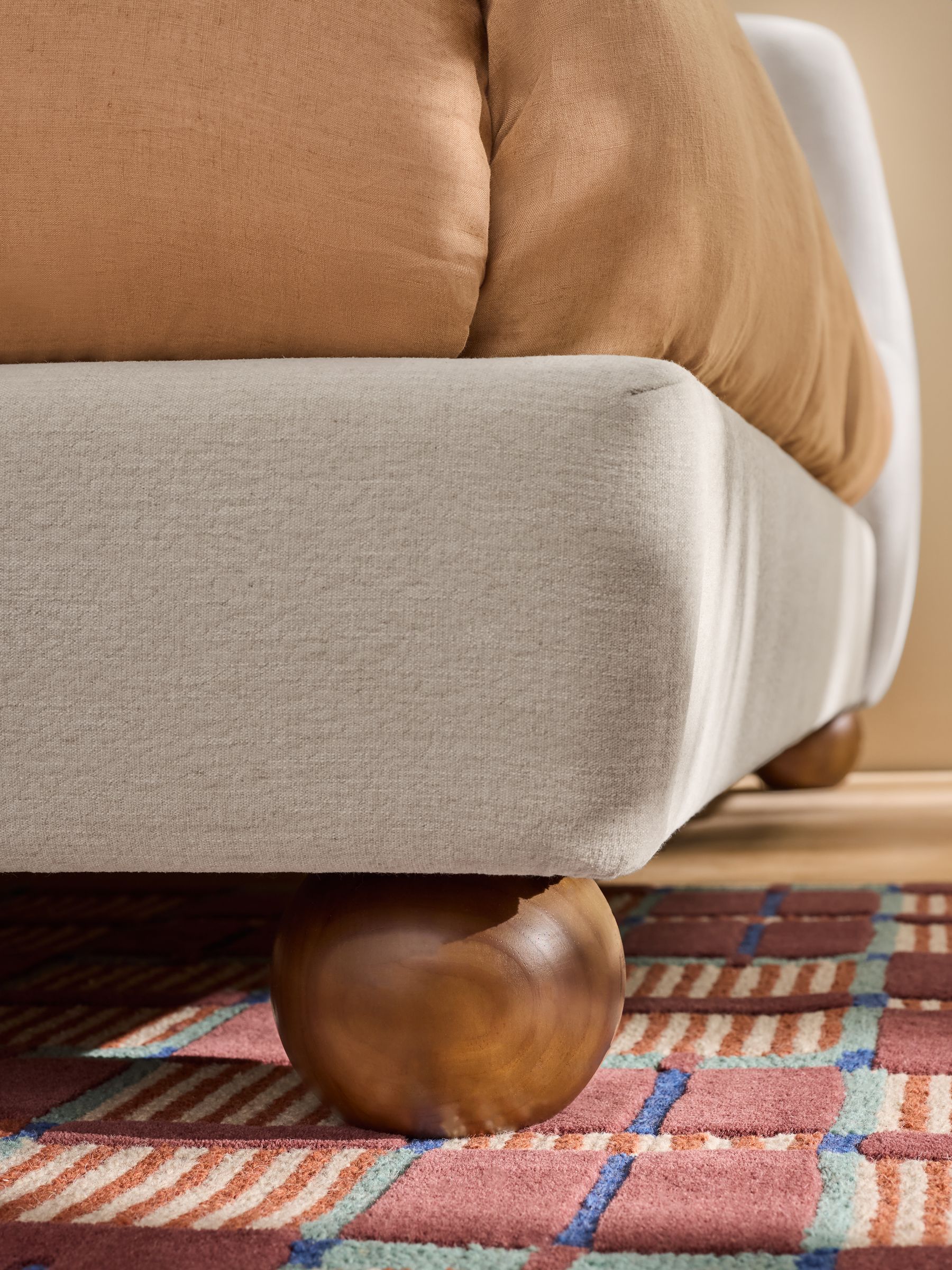 Ellio Bed in Soft Textured Weave Linen White - Image 2 of 5